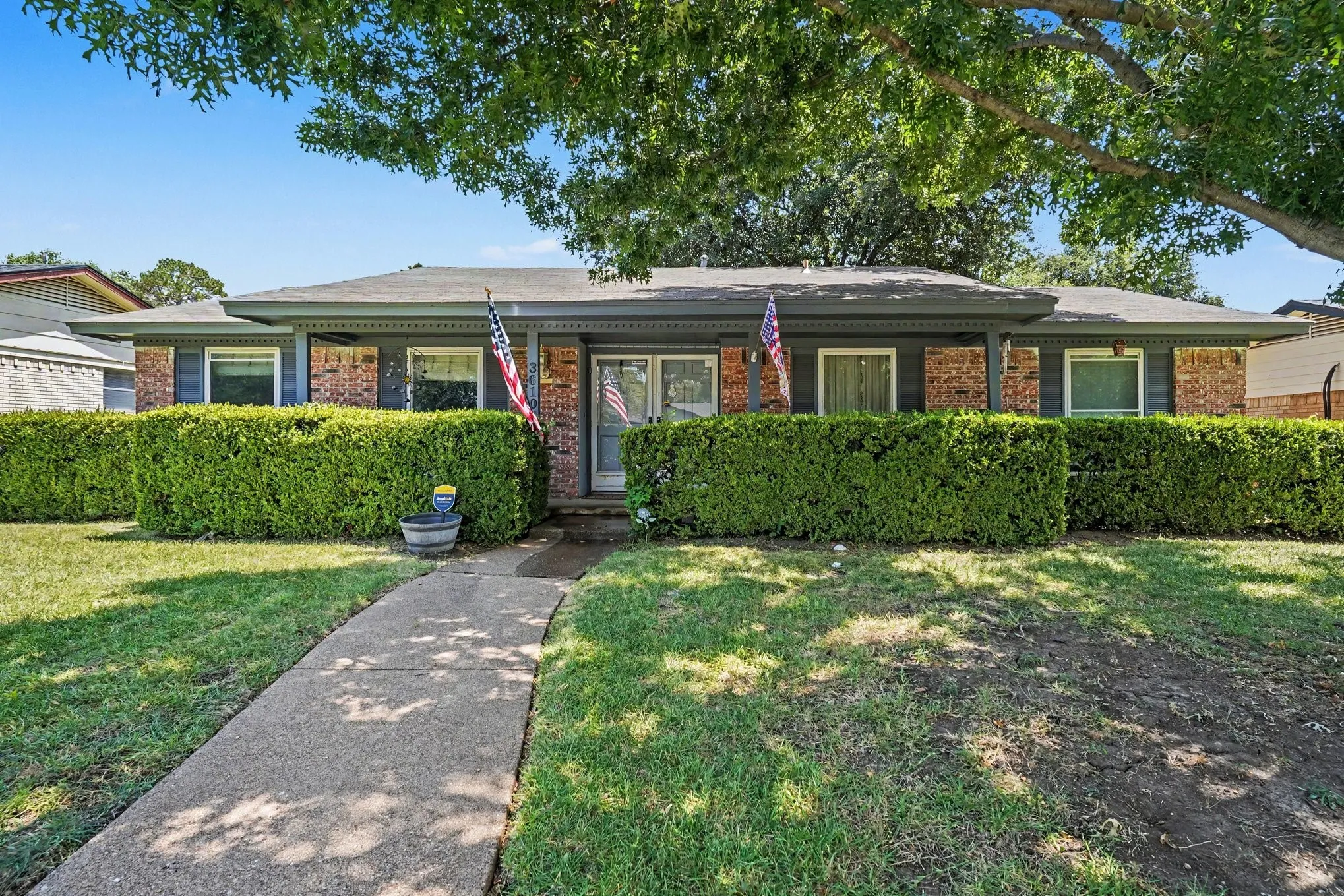 Single Family Residence For Sale in Dallas County , 3610 Chime Street, Irving, Texas 75062, 3 Bedroom, 2 Bathroom, 2 Garage spaces, 1,416 Sqft, built in 1967, mls#21325608, Real Estate Agent in Irving, Homes For Sale in Dallas county, Homes For Sale in Irving, Realtor in Irving Texas, Real Estate Brokerage Independent Realty Texas, Luminita Cordes Realtor