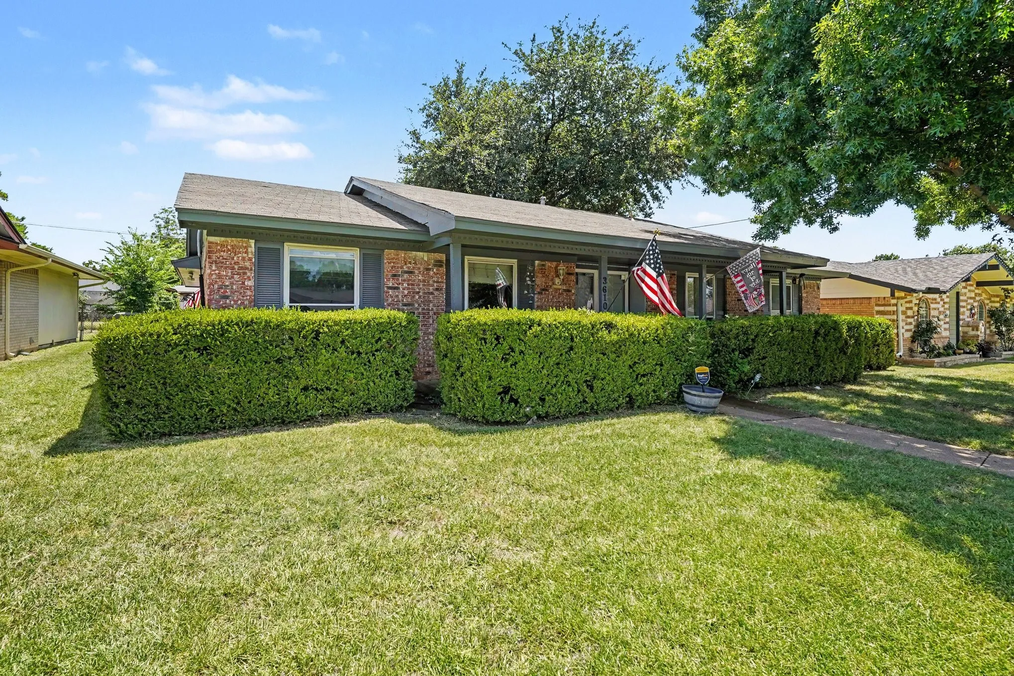 Single Family Residence For Sale in Dallas County , 3610 Chime Street, Irving, Texas 75062, 3 Bedroom, 2 Bathroom, 2 Garage spaces, 1,416 Sqft, built in 1967, mls#21325608, Real Estate Agent in Irving, Homes For Sale in Dallas county, Homes For Sale in Irving, Realtor in Irving Texas, Real Estate Brokerage Independent Realty Texas, Luminita Cordes Realtor