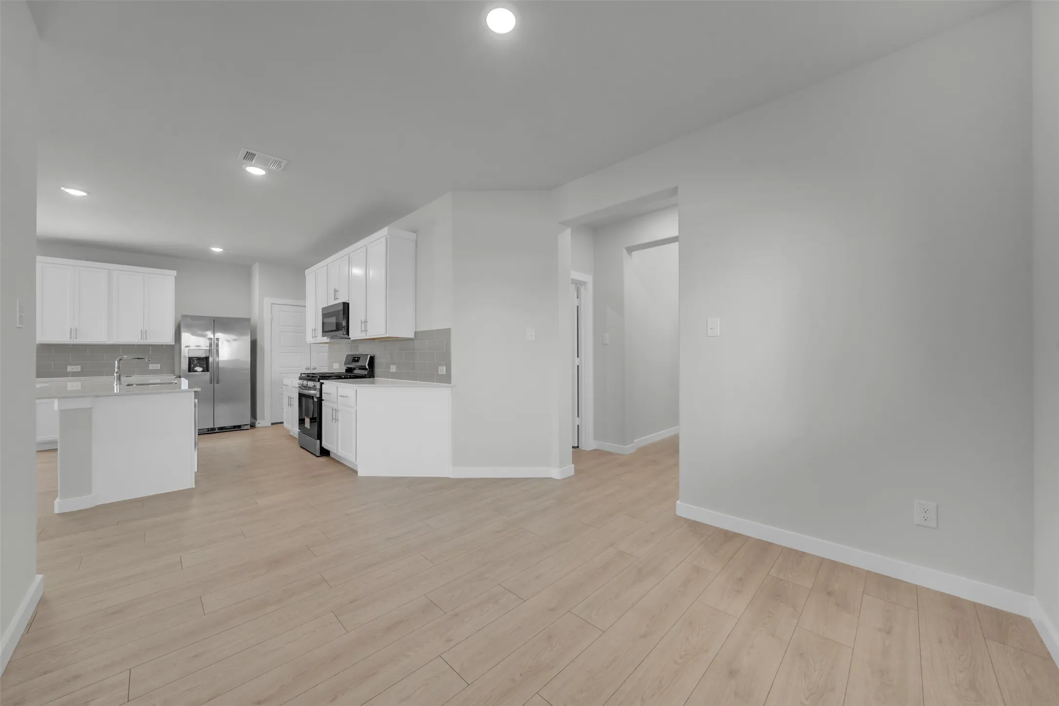 Single Family Residence For Rent in Collin County , 305 Millwood Road, Lavon, Texas 75166, 4 Bedroom, 3 Bathroom, 2 Garage spaces, 2,350 Sqft, built in 2026, mls#21326578, Real Estate Agent in Lavon, Homes For Rent in Collin county, Homes For Rent in Lavon, Realtor in Lavon Texas, Real Estate Brokerage Independent Realty Texas, Luminita Cordes Realtor