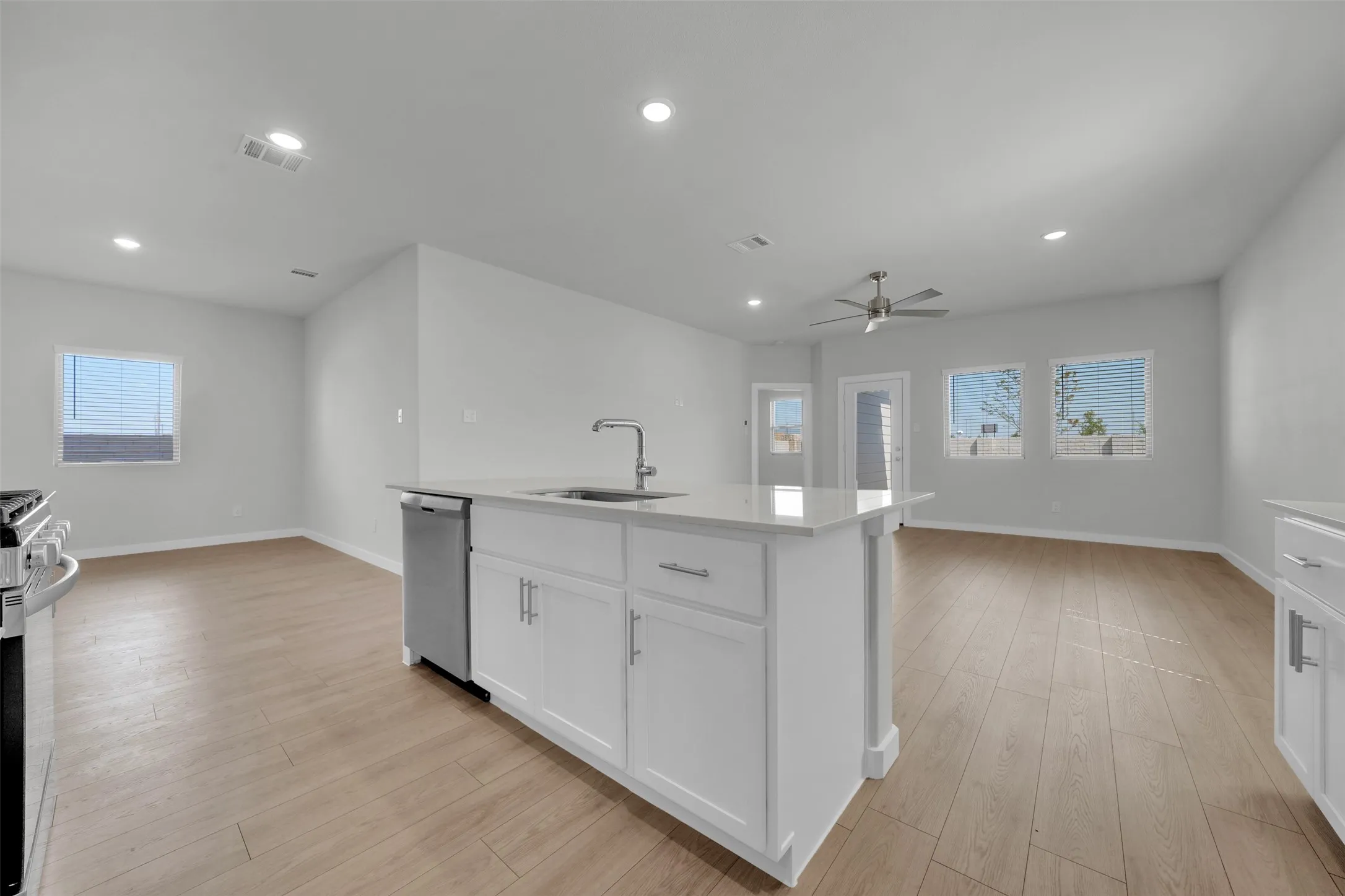 Single Family Residence For Rent in Collin County , 305 Millwood Road, Lavon, Texas 75166, 4 Bedroom, 3 Bathroom, 2 Garage spaces, 2,350 Sqft, built in 2026, mls#21326578, Real Estate Agent in Lavon, Homes For Rent in Collin county, Homes For Rent in Lavon, Realtor in Lavon Texas, Real Estate Brokerage Independent Realty Texas, Luminita Cordes Realtor
