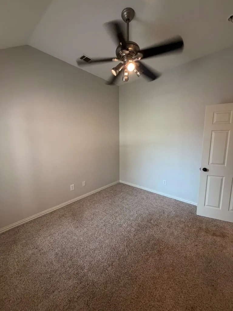 Single Family Residence For Sale in Denton County , 1012 porter place, Sanger, Texas 76266, 3 Bedrooms, 2 Bathrooms, 2 Garage spaces, 1,485 Sqft, built in 2003, Price $310,000, mls#21326575, Real Estate Agent in Sanger, Homes For Sale in Denton county, Homes For Sale in Sanger, Realtor in Sanger Texas, Real Estate Brokerage Independent Realty Texas, Luminita Cordes Realtor
