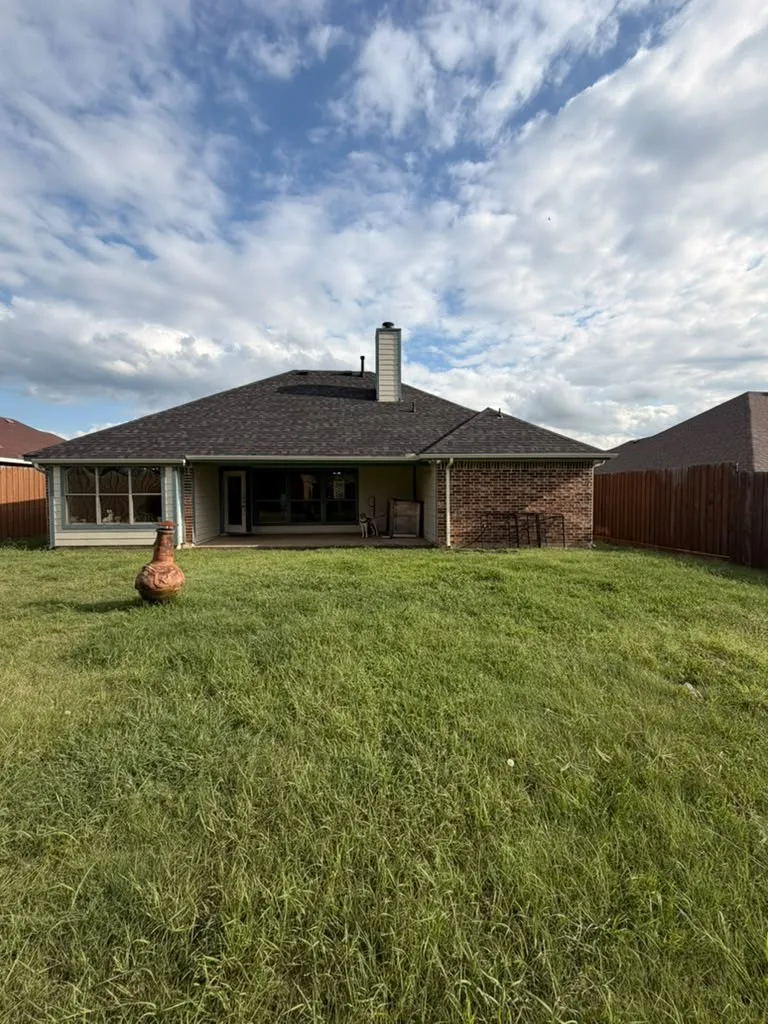 Single Family Residence For Sale in Denton County , 1012 porter place, Sanger, Texas 76266, 3 Bedrooms, 2 Bathrooms, 2 Garage spaces, 1,485 Sqft, built in 2003, Price $310,000, mls#21326575, Real Estate Agent in Sanger, Homes For Sale in Denton county, Homes For Sale in Sanger, Realtor in Sanger Texas, Real Estate Brokerage Independent Realty Texas, Luminita Cordes Realtor