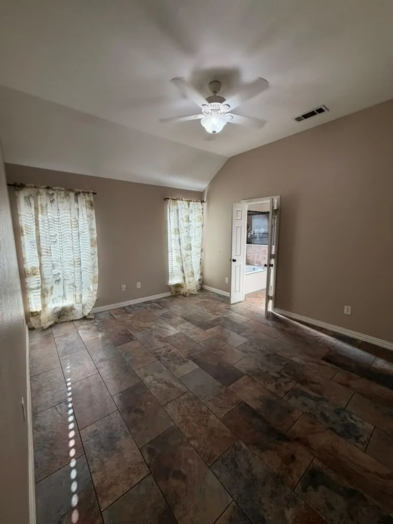 Single Family Residence For Sale in Denton County , 1012 porter place, Sanger, Texas 76266, 3 Bedrooms, 2 Bathrooms, 2 Garage spaces, 1,485 Sqft, built in 2003, Price $310,000, mls#21326575, Real Estate Agent in Sanger, Homes For Sale in Denton county, Homes For Sale in Sanger, Realtor in Sanger Texas, Real Estate Brokerage Independent Realty Texas, Luminita Cordes Realtor