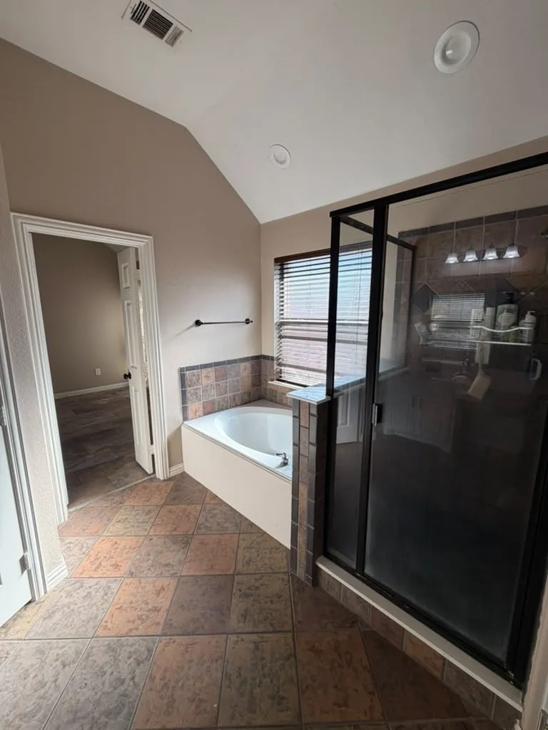Single Family Residence For Sale in Denton County , 1012 porter place, Sanger, Texas 76266, 3 Bedrooms, 2 Bathrooms, 2 Garage spaces, 1,485 Sqft, built in 2003, Price $310,000, mls#21326575, Real Estate Agent in Sanger, Homes For Sale in Denton county, Homes For Sale in Sanger, Realtor in Sanger Texas, Real Estate Brokerage Independent Realty Texas, Luminita Cordes Realtor