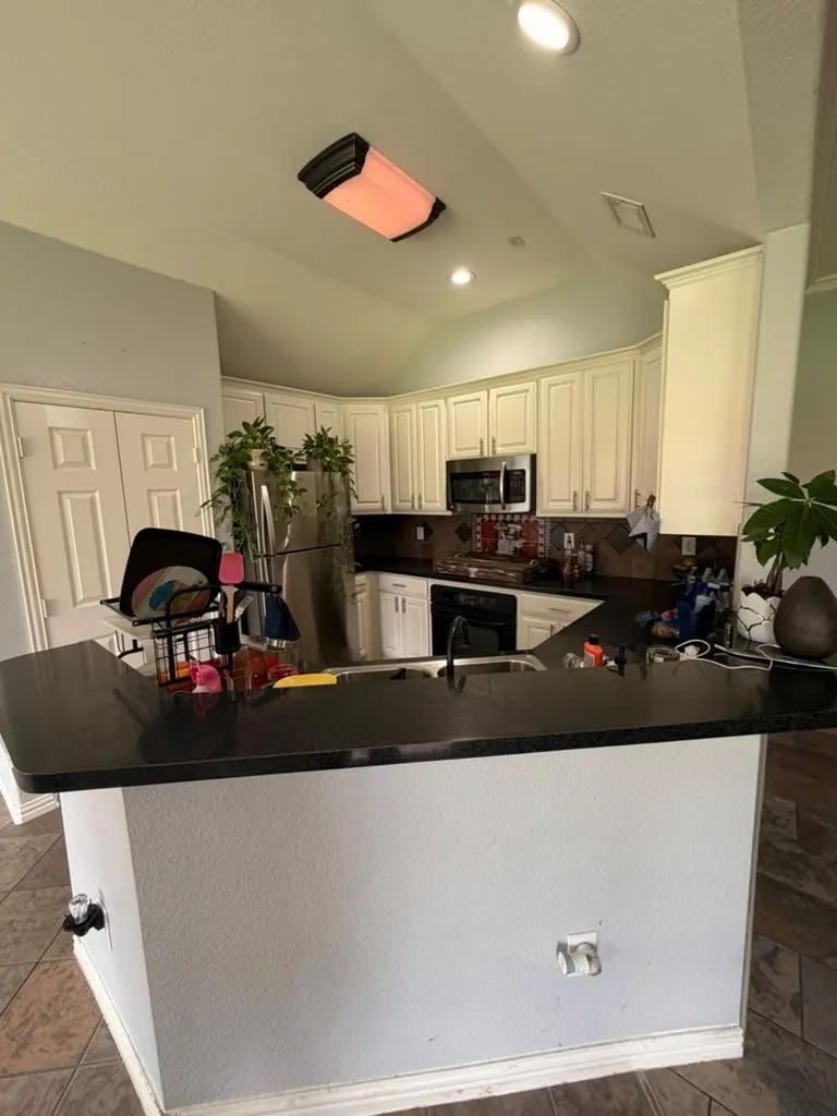 Single Family Residence For Sale in Denton County , 1012 porter place, Sanger, Texas 76266, 3 Bedrooms, 2 Bathrooms, 2 Garage spaces, 1,485 Sqft, built in 2003, Price $310,000, mls#21326575, Real Estate Agent in Sanger, Homes For Sale in Denton county, Homes For Sale in Sanger, Realtor in Sanger Texas, Real Estate Brokerage Independent Realty Texas, Luminita Cordes Realtor