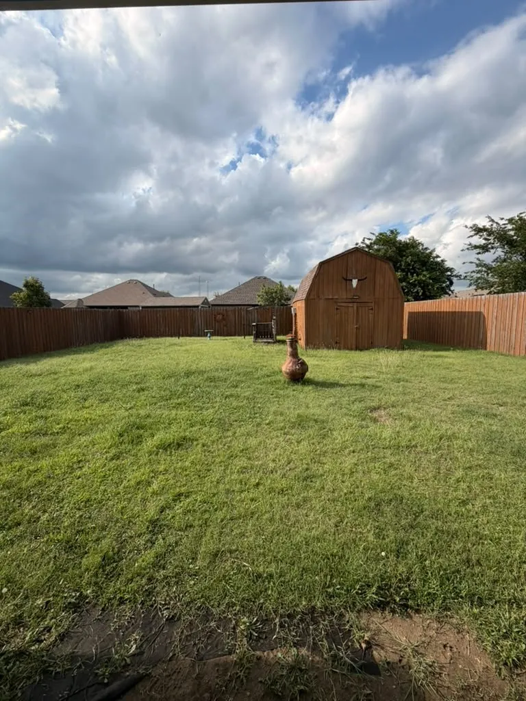 Single Family Residence For Sale in Denton County , 1012 porter place, Sanger, Texas 76266, 3 Bedrooms, 2 Bathrooms, 2 Garage spaces, 1,485 Sqft, built in 2003, Price $310,000, mls#21326575, Real Estate Agent in Sanger, Homes For Sale in Denton county, Homes For Sale in Sanger, Realtor in Sanger Texas, Real Estate Brokerage Independent Realty Texas, Luminita Cordes Realtor