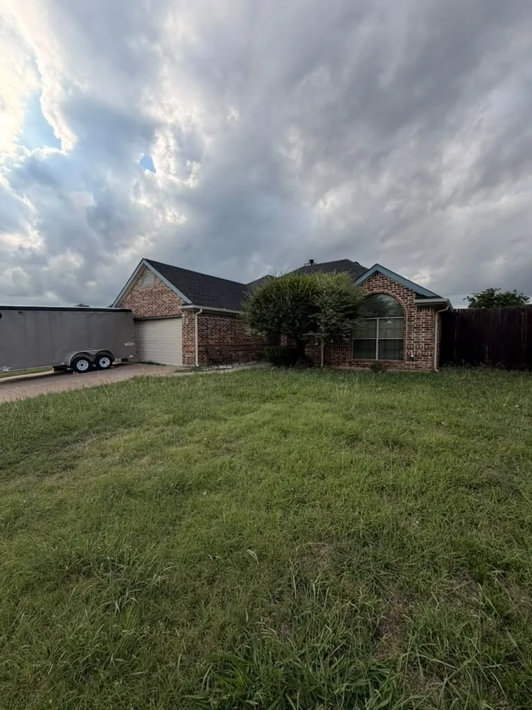 Single Family Residence For Sale in Denton County , 1012 porter place, Sanger, Texas 76266, 3 Bedrooms, 2 Bathrooms, 2 Garage spaces, 1,485 Sqft, built in 2003, Price $310,000, mls#21326575, Real Estate Agent in Sanger, Homes For Sale in Denton county, Homes For Sale in Sanger, Realtor in Sanger Texas, Real Estate Brokerage Independent Realty Texas, Luminita Cordes Realtor