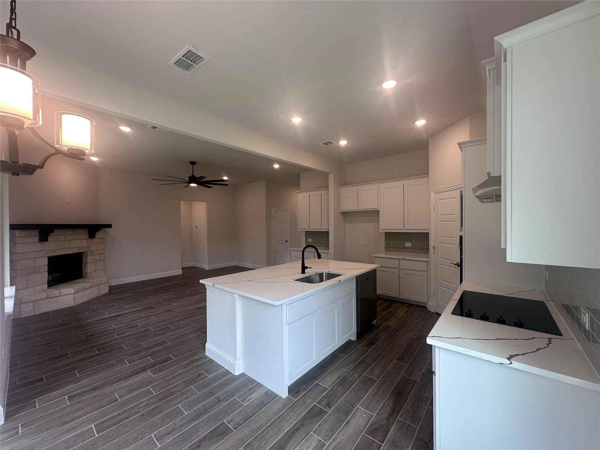 Single Family Residence For Sale in Grayson County , 610 Kyle Drive, Tioga, Texas 76271, 3 Bedroom, 2 Bathroom, 3 Garage spaces, 1,994 Sqft, built in 2026, mls#21326579, Real Estate Agent in Tioga, Homes For Sale in Grayson county, Homes For Sale in Tioga, Realtor in Tioga Texas, Real Estate Brokerage Independent Realty Texas, Luminita Cordes Realtor