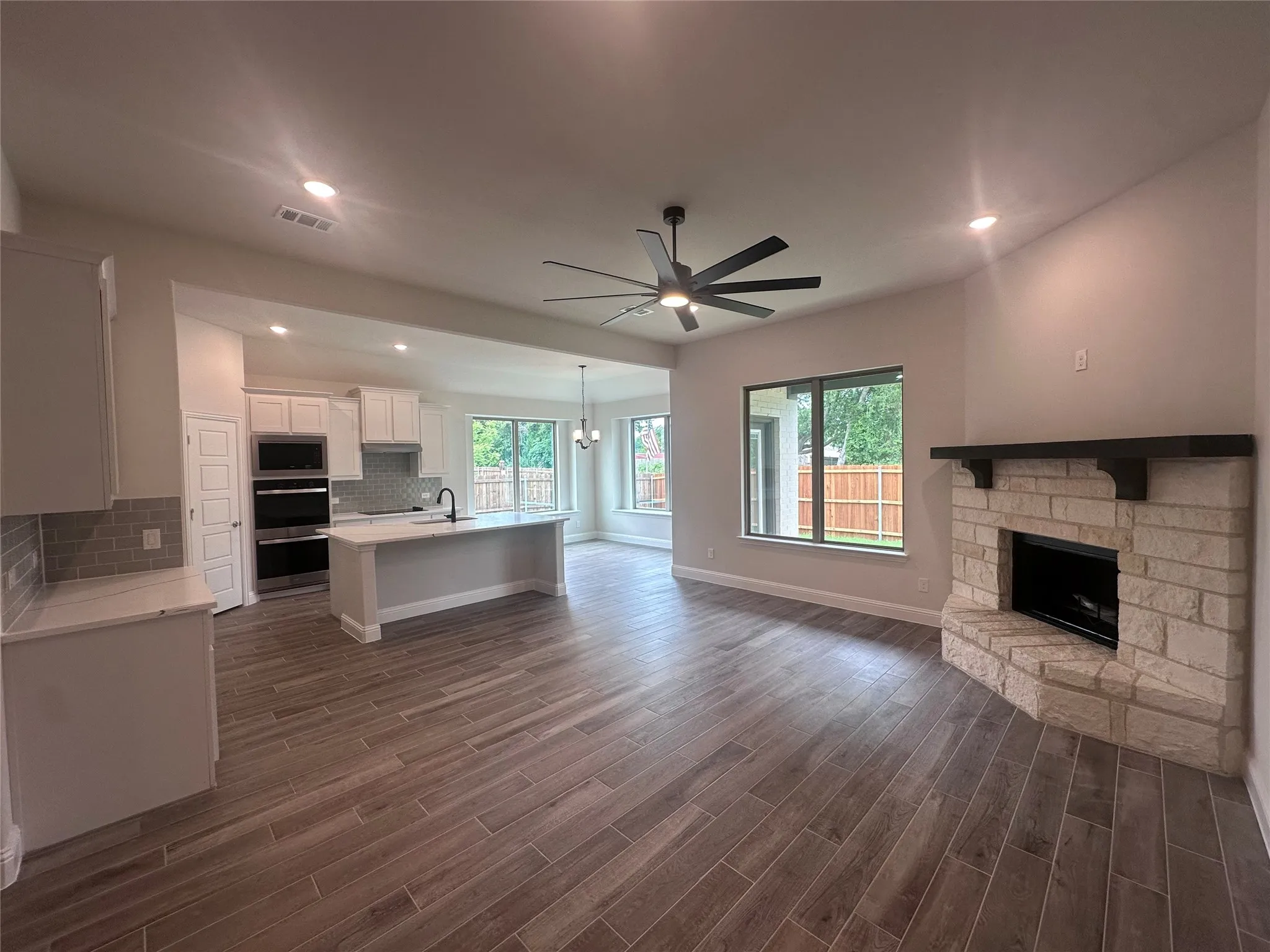 Single Family Residence For Sale in Grayson County , 610 Kyle Drive, Tioga, Texas 76271, 3 Bedroom, 2 Bathroom, 3 Garage spaces, 1,994 Sqft, built in 2026, mls#21326579, Real Estate Agent in Tioga, Homes For Sale in Grayson county, Homes For Sale in Tioga, Realtor in Tioga Texas, Real Estate Brokerage Independent Realty Texas, Luminita Cordes Realtor