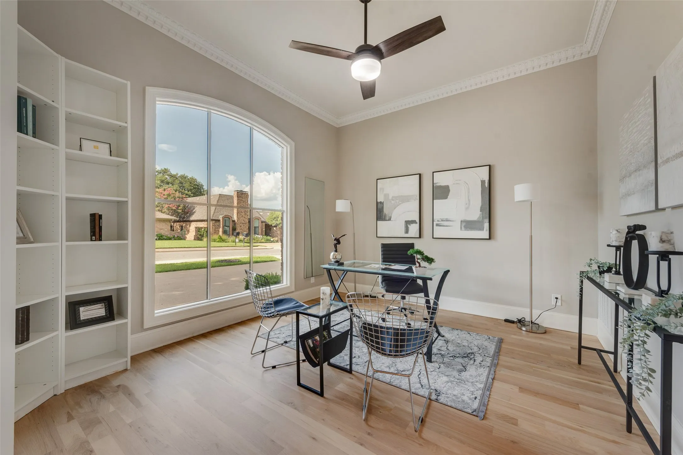 Single Family Residence For Sale in Dallas County , 6902 Deloache Avenue, Dallas, Texas 75225, 4 Bedroom, 3 Bathroom, 3 Garage spaces, 3,028 Sqft, built in 1979, mls#21325756, Real Estate Agent in Dallas, Homes For Sale in Dallas county, Homes For Sale in Dallas, Realtor in Dallas Texas, Real Estate Brokerage Independent Realty Texas, Luminita Cordes Realtor