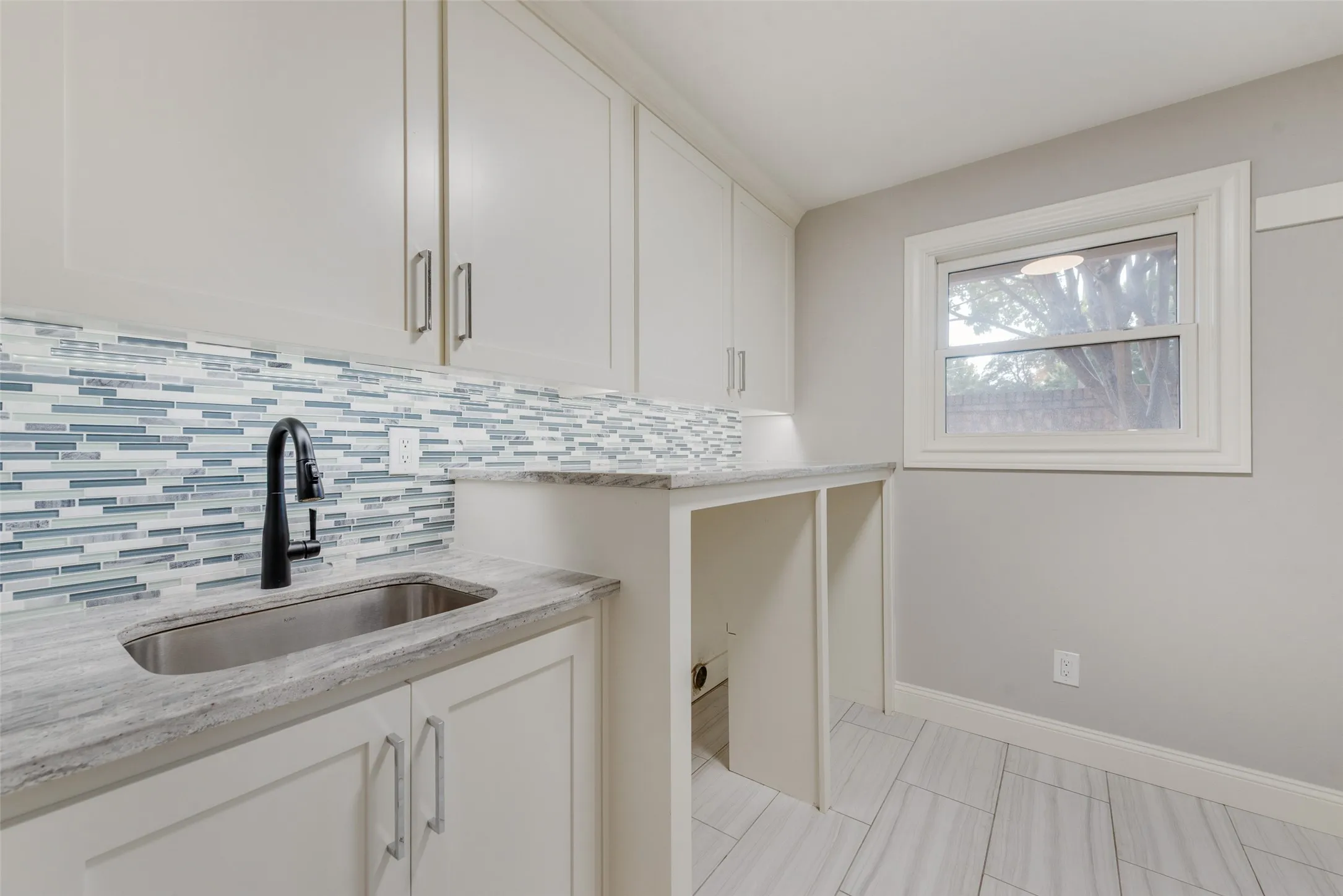 Single Family Residence For Sale in Dallas County , 6902 Deloache Avenue, Dallas, Texas 75225, 4 Bedroom, 3 Bathroom, 3 Garage spaces, 3,028 Sqft, built in 1979, mls#21325756, Real Estate Agent in Dallas, Homes For Sale in Dallas county, Homes For Sale in Dallas, Realtor in Dallas Texas, Real Estate Brokerage Independent Realty Texas, Luminita Cordes Realtor
