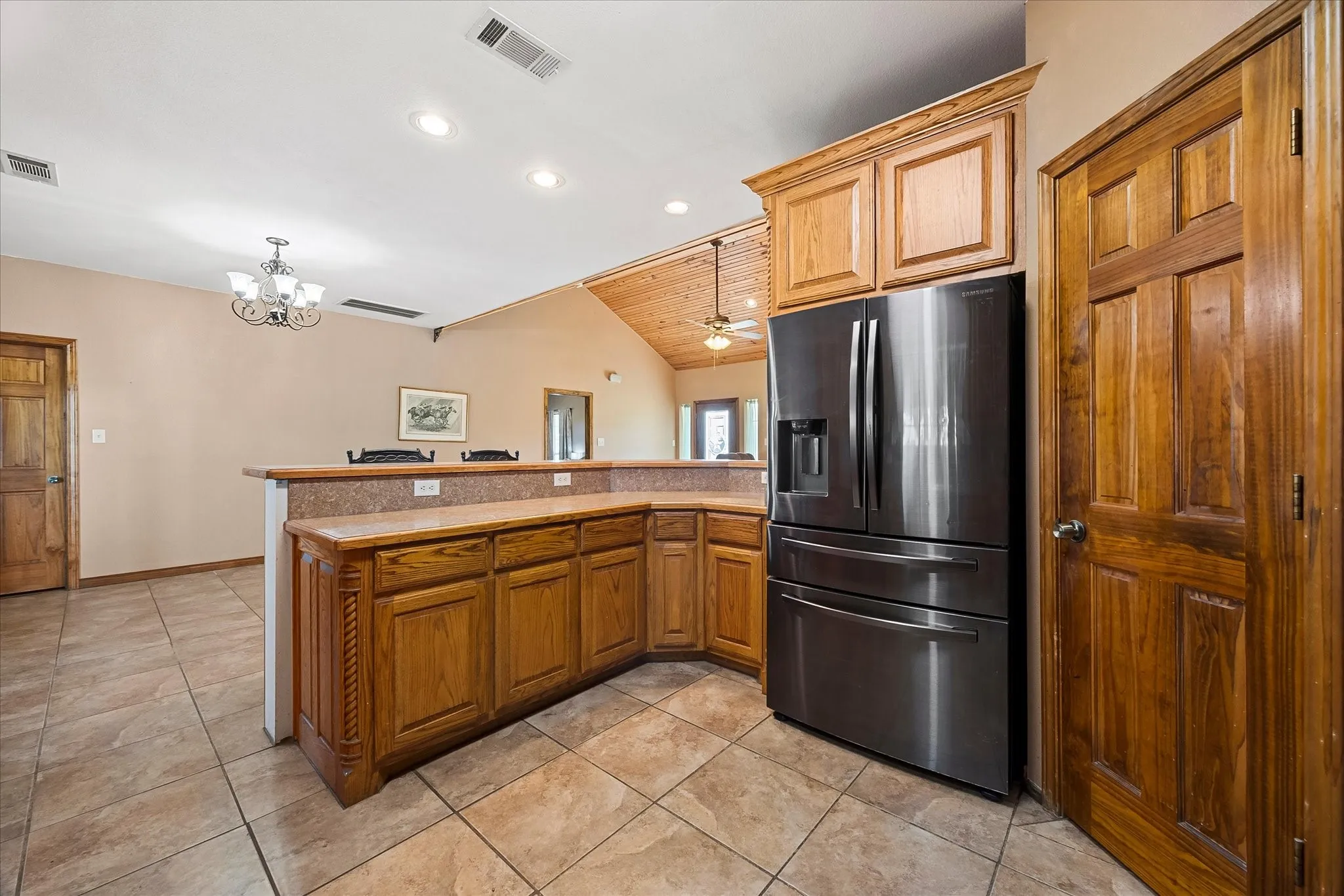 Single Family Residence For Sale in Hunt County , 2210 County Road 1076, Celeste, Texas 75423, 3 Bedroom, 2 Bathroom, 1 Garage spaces, 1,800 Sqft, built in 2008, mls#21326595, Real Estate Agent in Celeste, Homes For Sale in Hunt county, Homes For Sale in Celeste, Realtor in Celeste Texas, Real Estate Brokerage Independent Realty Texas, Luminita Cordes Realtor