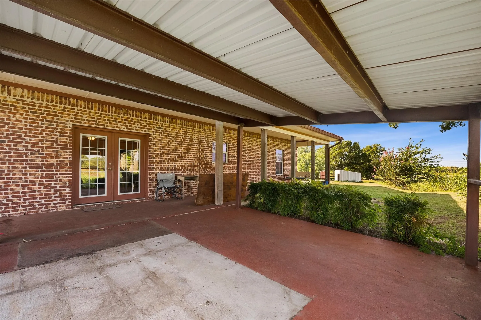 Single Family Residence For Sale in Hunt County , 2210 County Road 1076, Celeste, Texas 75423, 3 Bedroom, 2 Bathroom, 1 Garage spaces, 1,800 Sqft, built in 2008, mls#21326595, Real Estate Agent in Celeste, Homes For Sale in Hunt county, Homes For Sale in Celeste, Realtor in Celeste Texas, Real Estate Brokerage Independent Realty Texas, Luminita Cordes Realtor
