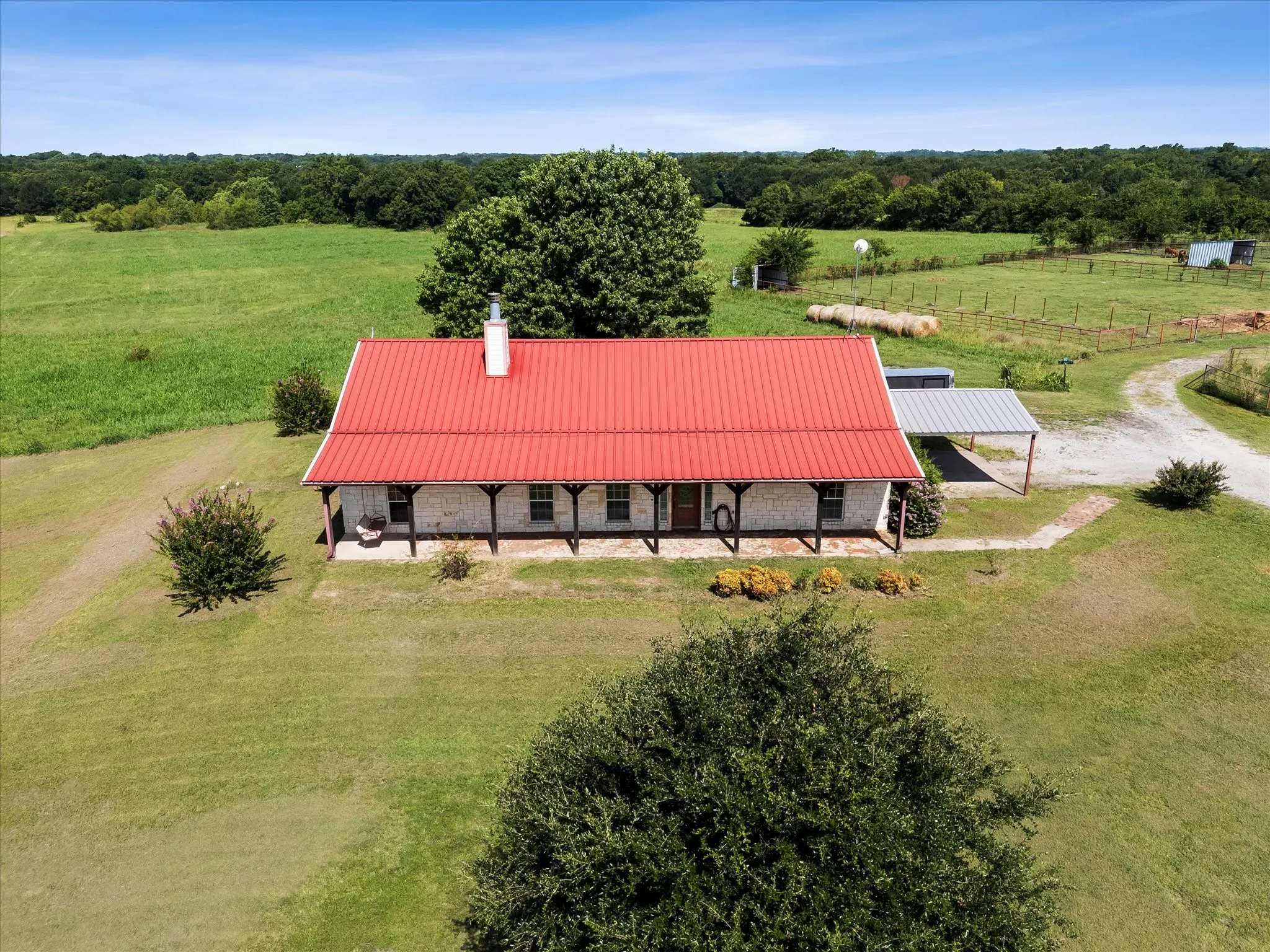 Single Family Residence For Sale in Hunt County , 2210 County Road 1076, Celeste, Texas 75423, 3 Bedroom, 2 Bathroom, 1 Garage spaces, 1,800 Sqft, built in 2008, mls#21326595, Real Estate Agent in Celeste, Homes For Sale in Hunt county, Homes For Sale in Celeste, Realtor in Celeste Texas, Real Estate Brokerage Independent Realty Texas, Luminita Cordes Realtor