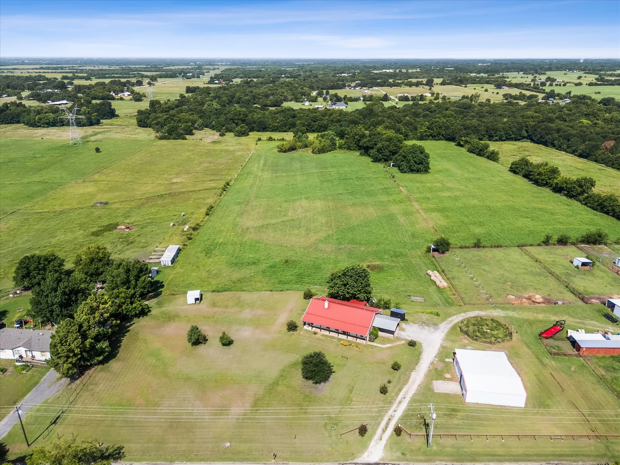 Single Family Residence For Sale in Hunt County , 2210 County Road 1076, Celeste, Texas 75423, 3 Bedroom, 2 Bathroom, 1 Garage spaces, 1,800 Sqft, built in 2008, mls#21326595, Real Estate Agent in Celeste, Homes For Sale in Hunt county, Homes For Sale in Celeste, Realtor in Celeste Texas, Real Estate Brokerage Independent Realty Texas, Luminita Cordes Realtor