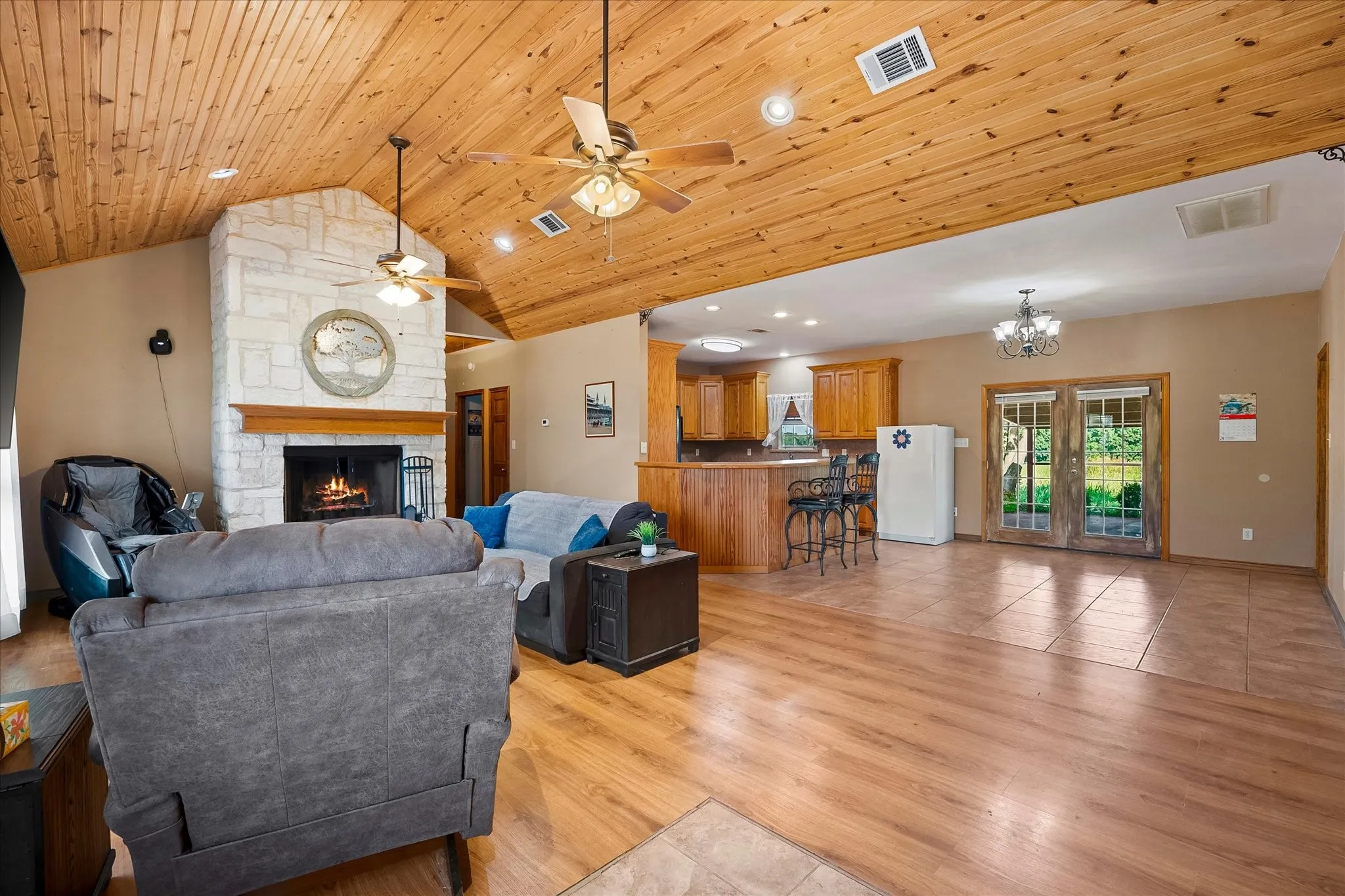 Single Family Residence For Sale in Hunt County , 2210 County Road 1076, Celeste, Texas 75423, 3 Bedroom, 2 Bathroom, 1 Garage spaces, 1,800 Sqft, built in 2008, mls#21326595, Real Estate Agent in Celeste, Homes For Sale in Hunt county, Homes For Sale in Celeste, Realtor in Celeste Texas, Real Estate Brokerage Independent Realty Texas, Luminita Cordes Realtor