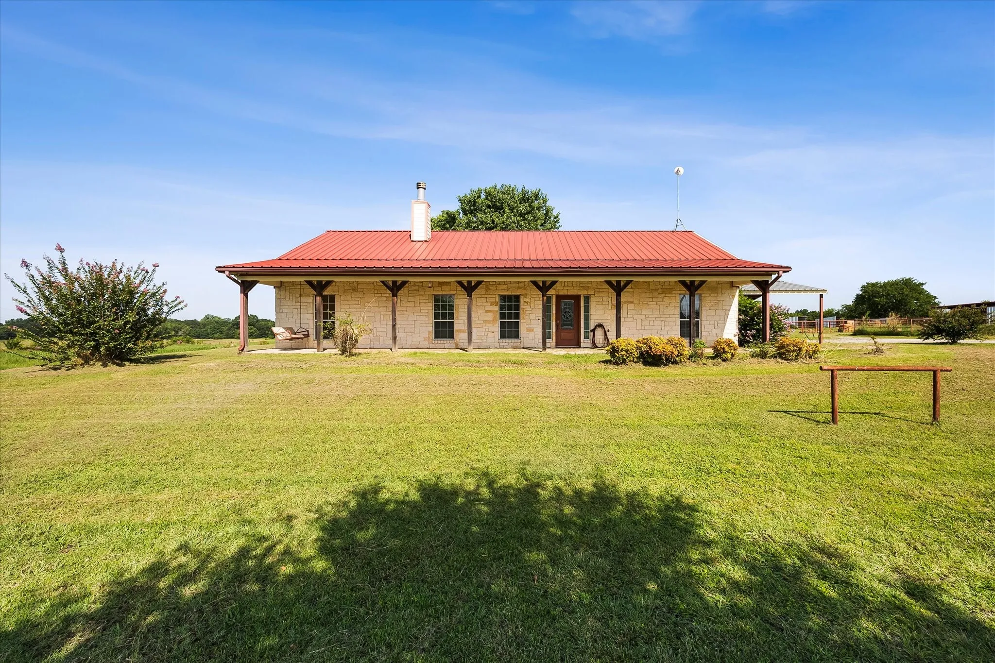 Single Family Residence For Sale in Hunt County , 2210 County Road 1076, Celeste, Texas 75423, 3 Bedroom, 2 Bathroom, 1 Garage spaces, 1,800 Sqft, built in 2008, mls#21326595, Real Estate Agent in Celeste, Homes For Sale in Hunt county, Homes For Sale in Celeste, Realtor in Celeste Texas, Real Estate Brokerage Independent Realty Texas, Luminita Cordes Realtor