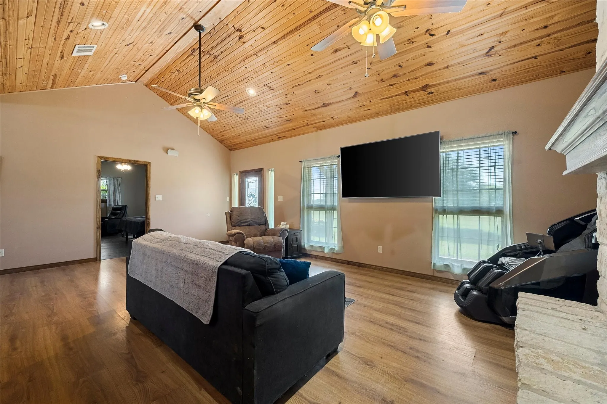 Single Family Residence For Sale in Hunt County , 2210 County Road 1076, Celeste, Texas 75423, 3 Bedroom, 2 Bathroom, 1 Garage spaces, 1,800 Sqft, built in 2008, mls#21326595, Real Estate Agent in Celeste, Homes For Sale in Hunt county, Homes For Sale in Celeste, Realtor in Celeste Texas, Real Estate Brokerage Independent Realty Texas, Luminita Cordes Realtor