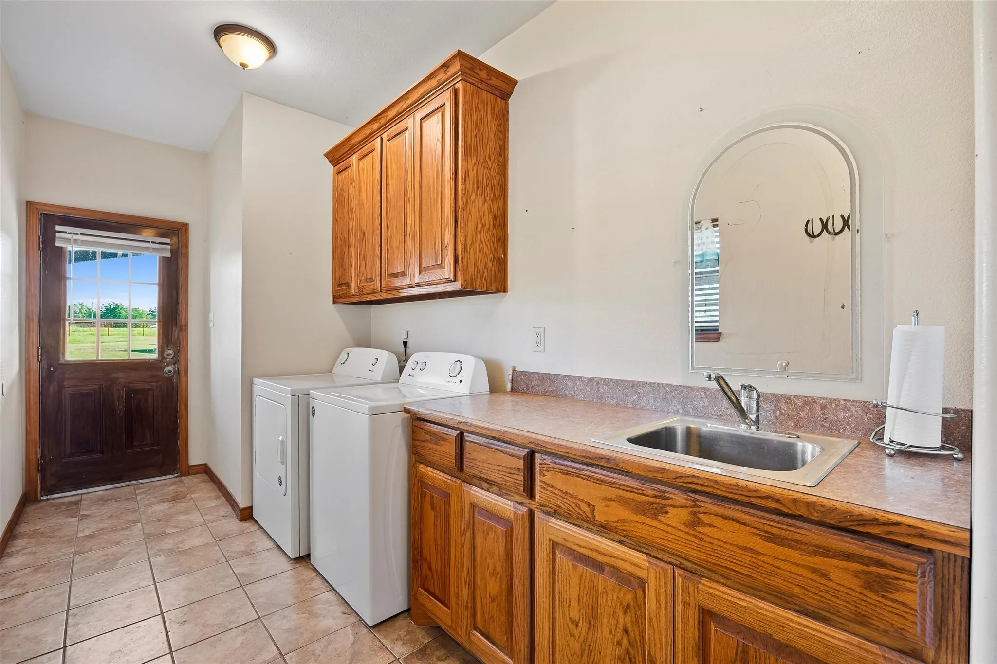 Single Family Residence For Sale in Hunt County , 2210 County Road 1076, Celeste, Texas 75423, 3 Bedroom, 2 Bathroom, 1 Garage spaces, 1,800 Sqft, built in 2008, mls#21326595, Real Estate Agent in Celeste, Homes For Sale in Hunt county, Homes For Sale in Celeste, Realtor in Celeste Texas, Real Estate Brokerage Independent Realty Texas, Luminita Cordes Realtor