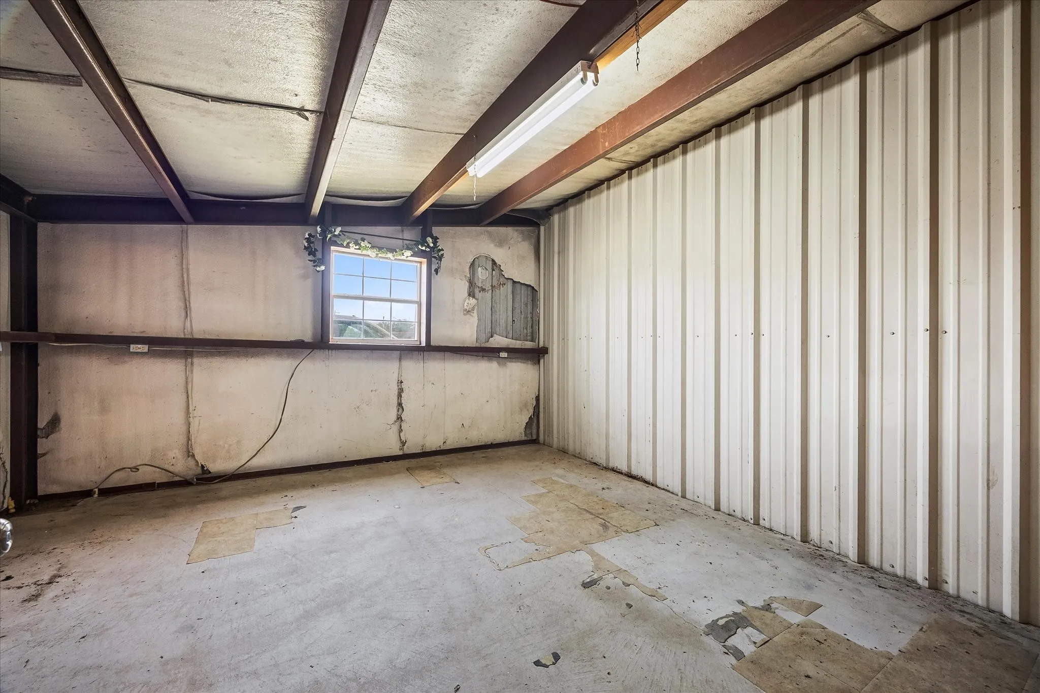 Single Family Residence For Sale in Hunt County , 2210 County Road 1076, Celeste, Texas 75423, 3 Bedroom, 2 Bathroom, 1 Garage spaces, 1,800 Sqft, built in 2008, mls#21326595, Real Estate Agent in Celeste, Homes For Sale in Hunt county, Homes For Sale in Celeste, Realtor in Celeste Texas, Real Estate Brokerage Independent Realty Texas, Luminita Cordes Realtor
