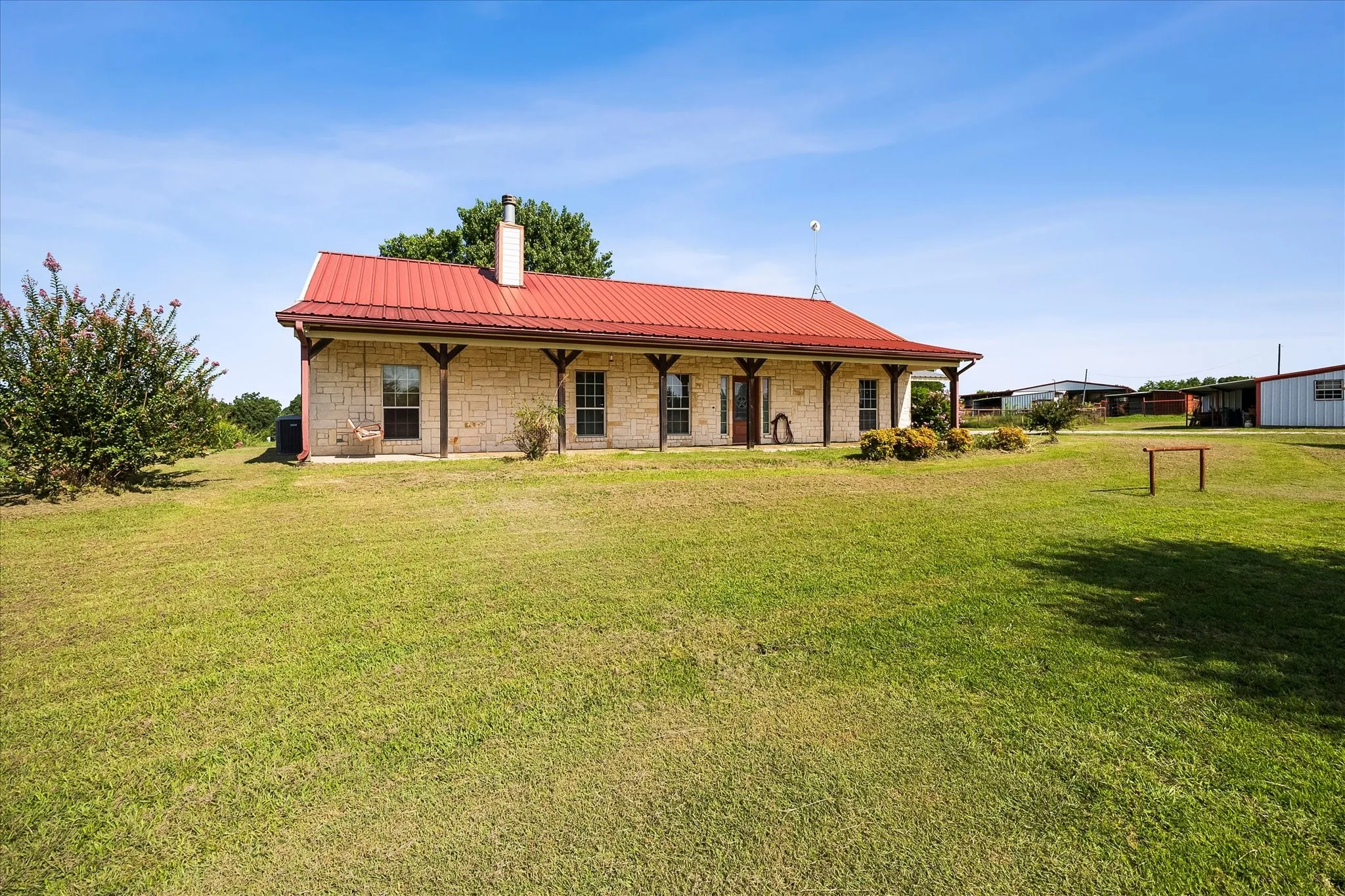Single Family Residence For Sale in Hunt County , 2210 County Road 1076, Celeste, Texas 75423, 3 Bedroom, 2 Bathroom, 1 Garage spaces, 1,800 Sqft, built in 2008, mls#21326595, Real Estate Agent in Celeste, Homes For Sale in Hunt county, Homes For Sale in Celeste, Realtor in Celeste Texas, Real Estate Brokerage Independent Realty Texas, Luminita Cordes Realtor