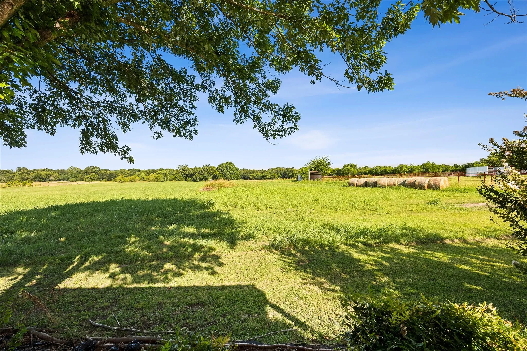 Single Family Residence For Sale in Hunt County , 2210 County Road 1076, Celeste, Texas 75423, 3 Bedroom, 2 Bathroom, 1 Garage spaces, 1,800 Sqft, built in 2008, mls#21326595, Real Estate Agent in Celeste, Homes For Sale in Hunt county, Homes For Sale in Celeste, Realtor in Celeste Texas, Real Estate Brokerage Independent Realty Texas, Luminita Cordes Realtor