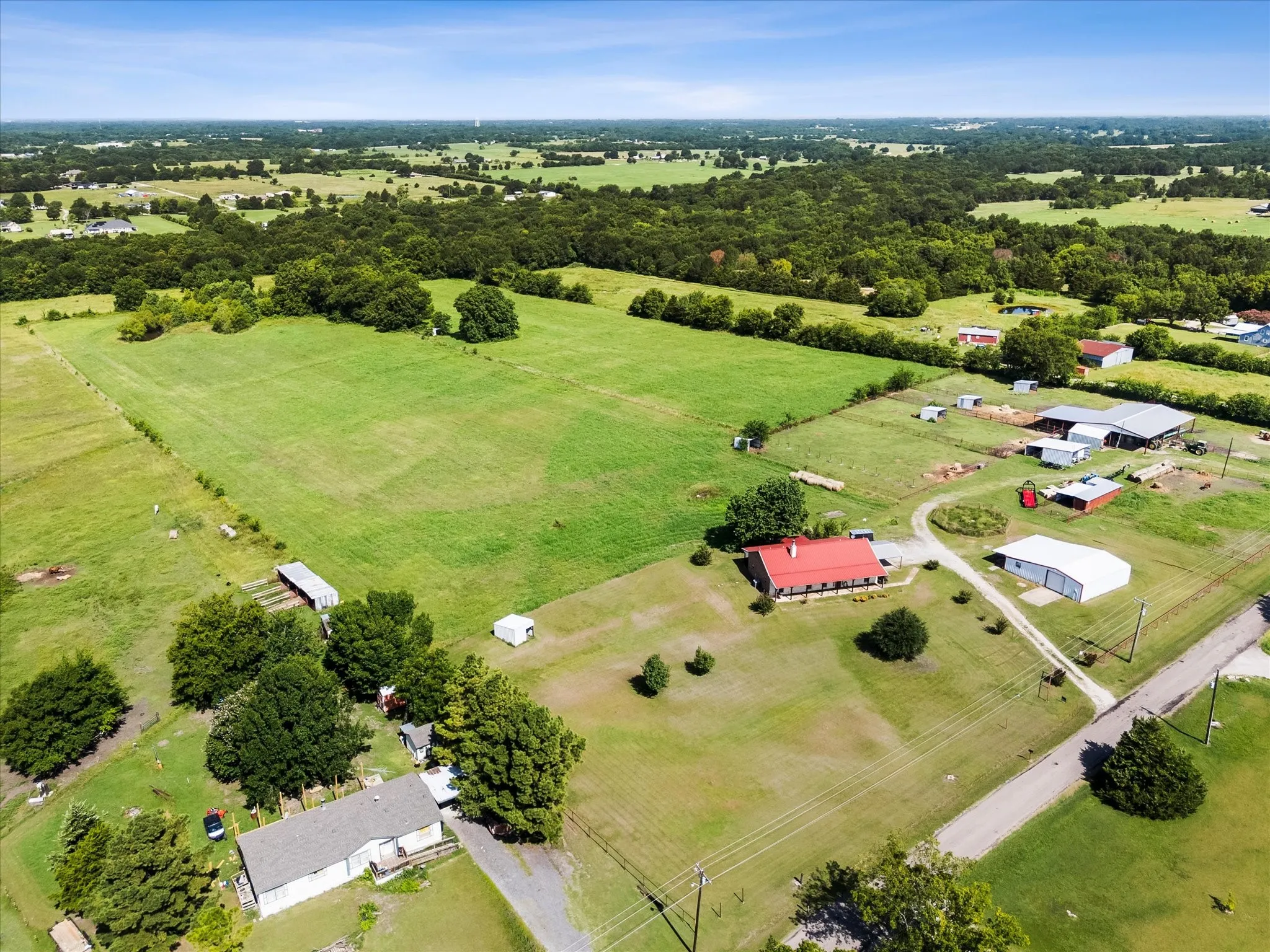 Single Family Residence For Sale in Hunt County , 2210 County Road 1076, Celeste, Texas 75423, 3 Bedroom, 2 Bathroom, 1 Garage spaces, 1,800 Sqft, built in 2008, mls#21326595, Real Estate Agent in Celeste, Homes For Sale in Hunt county, Homes For Sale in Celeste, Realtor in Celeste Texas, Real Estate Brokerage Independent Realty Texas, Luminita Cordes Realtor