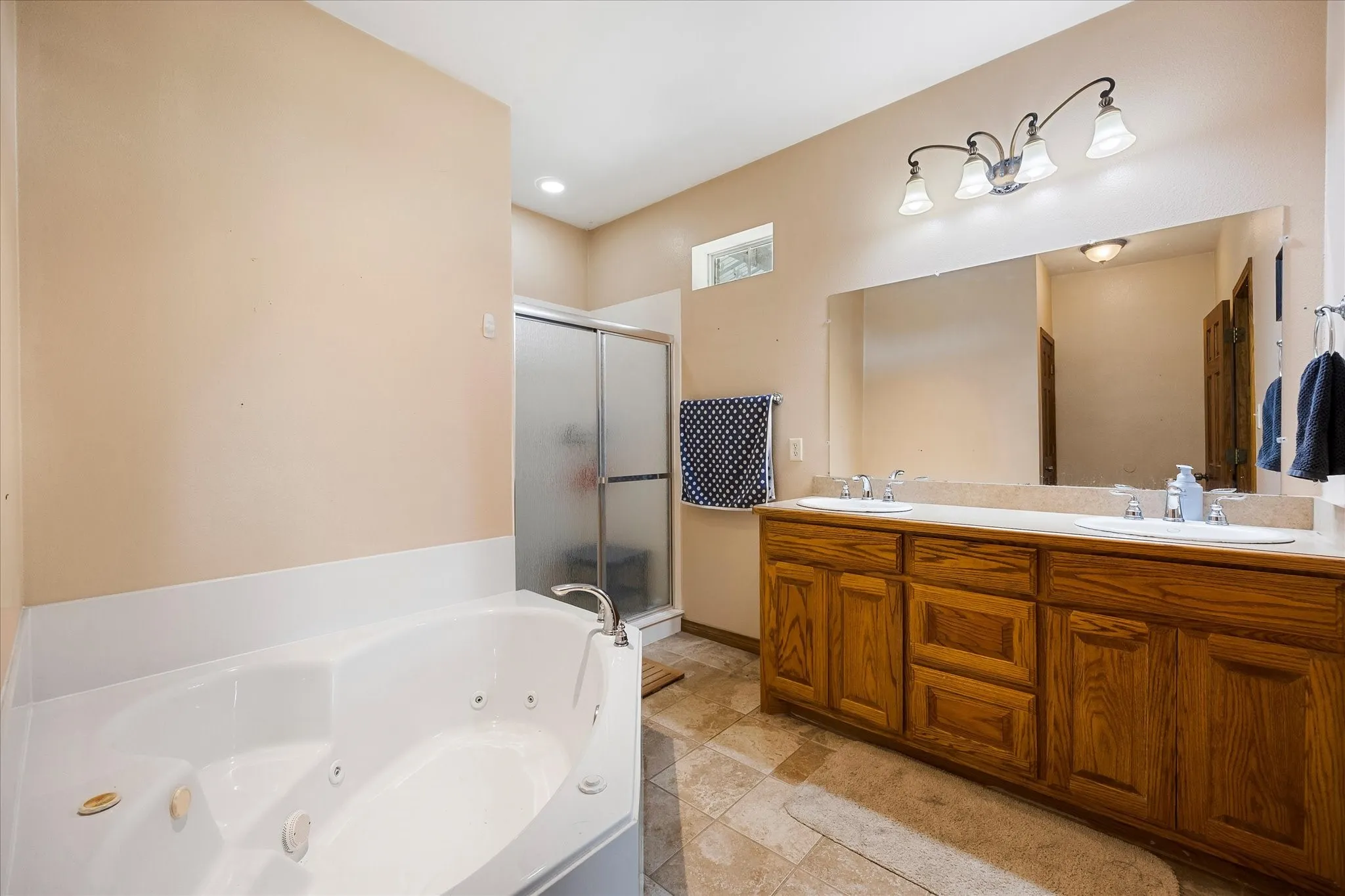 Single Family Residence For Sale in Hunt County , 2210 County Road 1076, Celeste, Texas 75423, 3 Bedroom, 2 Bathroom, 1 Garage spaces, 1,800 Sqft, built in 2008, mls#21326595, Real Estate Agent in Celeste, Homes For Sale in Hunt county, Homes For Sale in Celeste, Realtor in Celeste Texas, Real Estate Brokerage Independent Realty Texas, Luminita Cordes Realtor