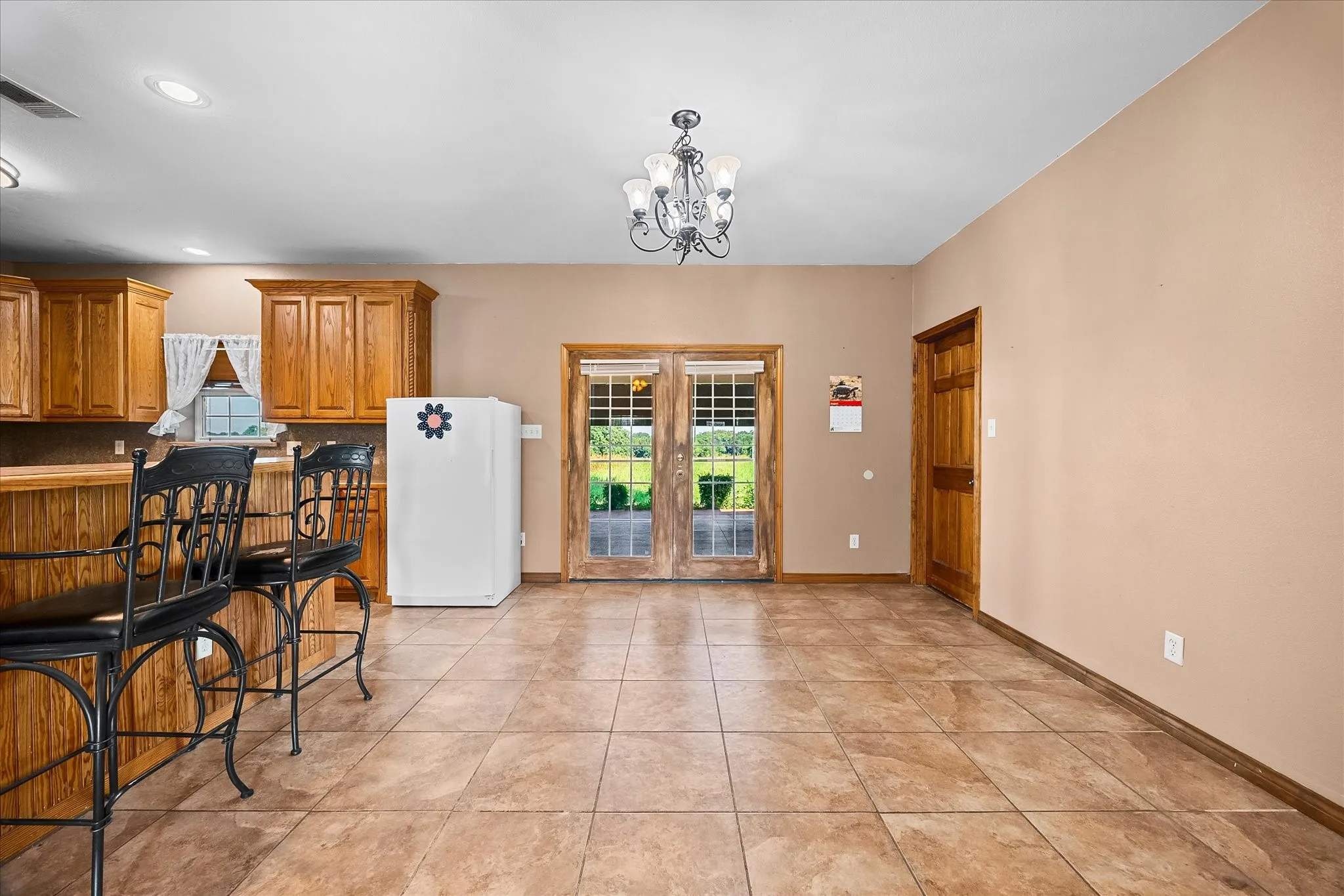 Single Family Residence For Sale in Hunt County , 2210 County Road 1076, Celeste, Texas 75423, 3 Bedroom, 2 Bathroom, 1 Garage spaces, 1,800 Sqft, built in 2008, mls#21326595, Real Estate Agent in Celeste, Homes For Sale in Hunt county, Homes For Sale in Celeste, Realtor in Celeste Texas, Real Estate Brokerage Independent Realty Texas, Luminita Cordes Realtor