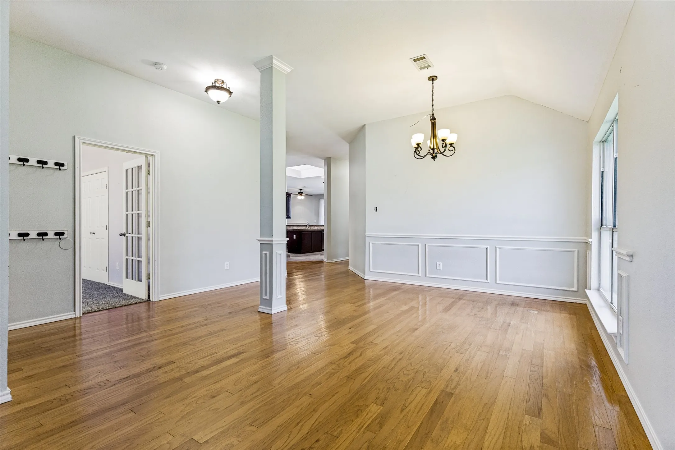 Single Family Residence For Sale in Tarrant County , 5856 Echo Bluff Drive, Haltom City, Texas 76137, 4 Bedrooms, 2 Bathrooms, 2 Garage spaces, 2,480 Sqft, built in 1996, Price $374,900, mls#21326596, Real Estate Agent in Haltom City, Homes For Sale in Tarrant county, Homes For Sale in Haltom City, Realtor in Haltom City Texas, Real Estate Brokerage Independent Realty Texas, Luminita Cordes Realtor