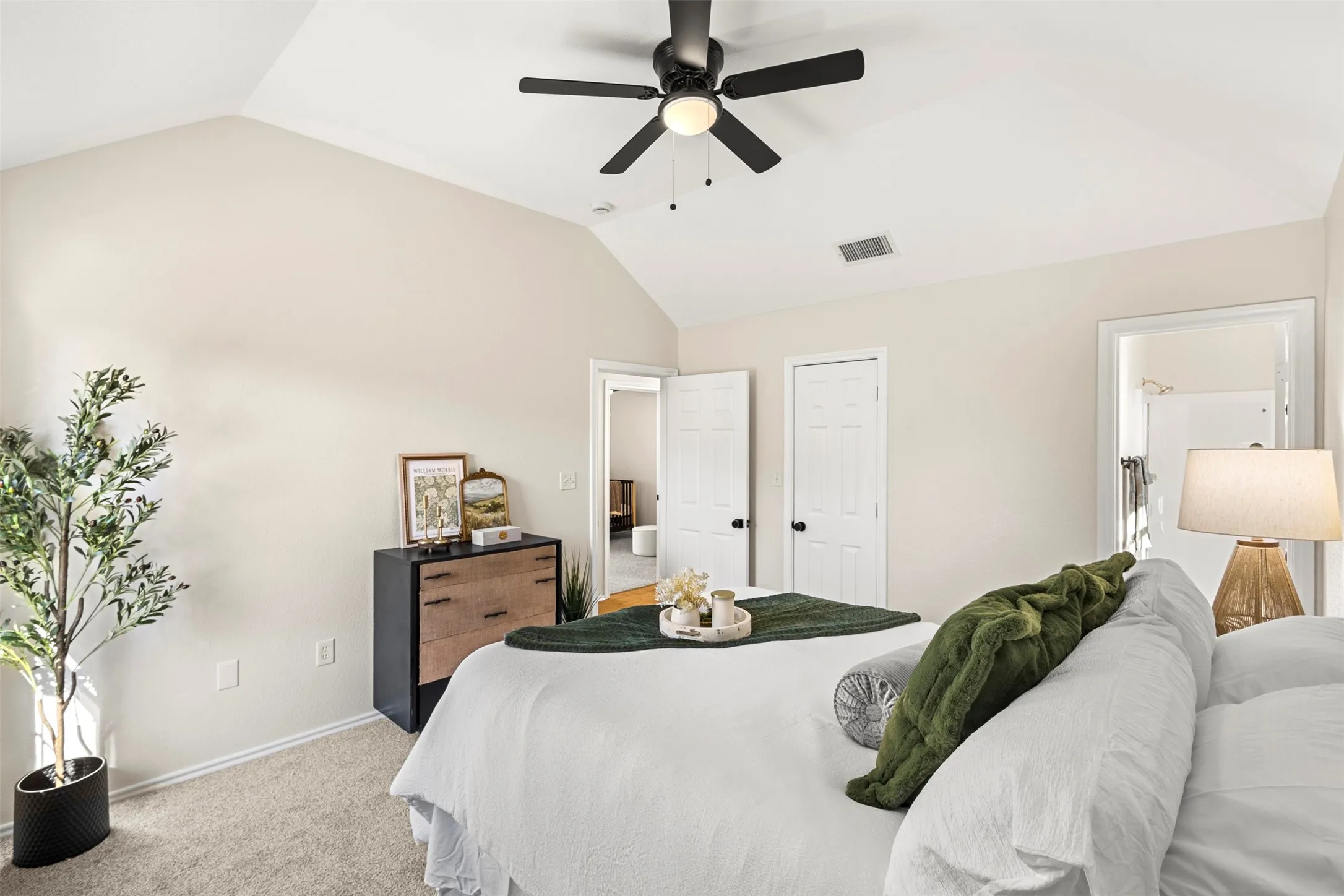 Single Family Residence For Sale in Ellis County , 620 Brenna Road, Waxahachie, Texas 75165, 3 Bedroom, 2 Bathroom, 1 Garage spaces, 1,244 Sqft, built in 2003, mls#21299350, Real Estate Agent in Waxahachie, Homes For Sale in Ellis county, Homes For Sale in Waxahachie, Realtor in Waxahachie Texas, Real Estate Brokerage Independent Realty Texas, Luminita Cordes Realtor