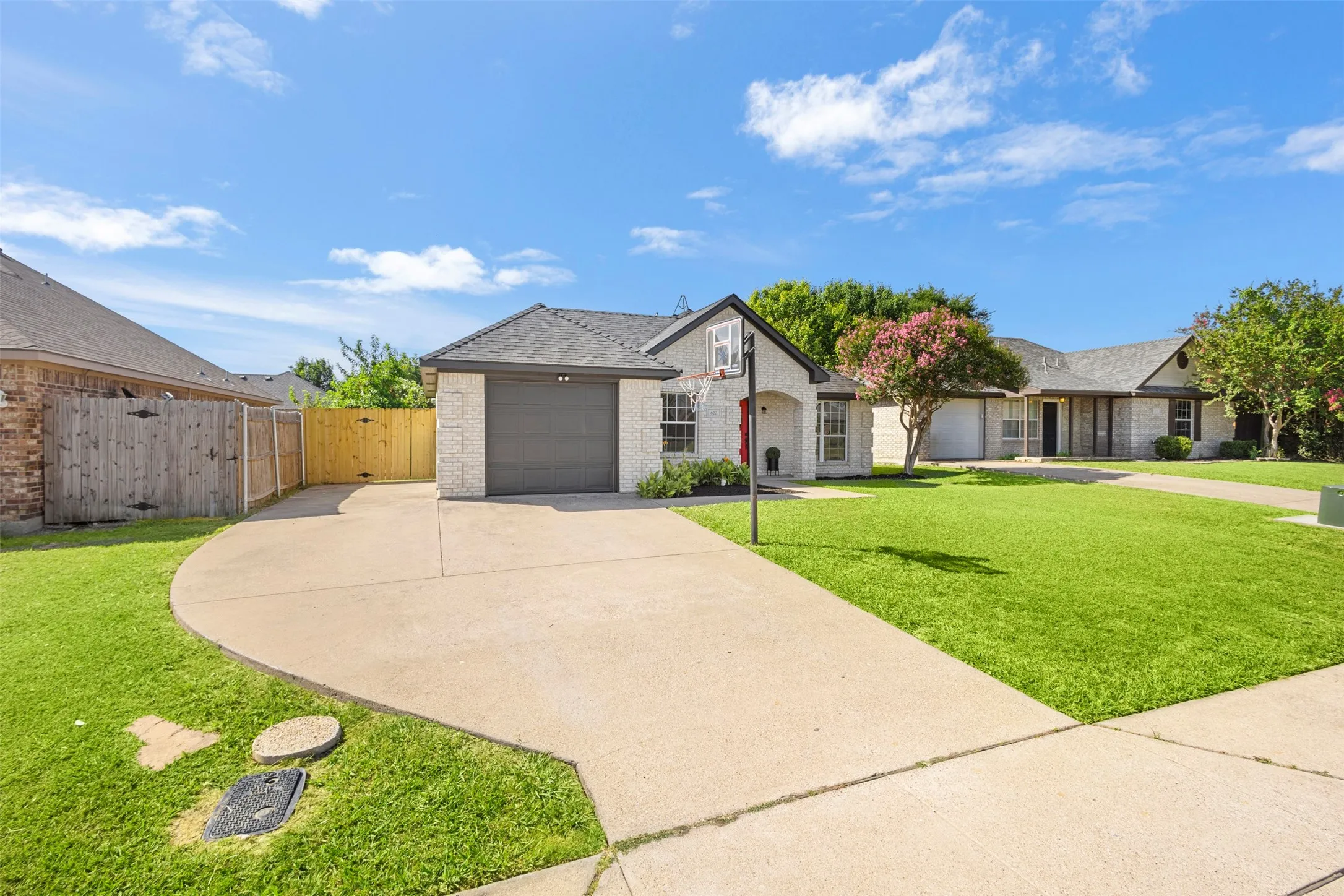 Single Family Residence For Sale in Ellis County , 620 Brenna Road, Waxahachie, Texas 75165, 3 Bedroom, 2 Bathroom, 1 Garage spaces, 1,244 Sqft, built in 2003, mls#21299350, Real Estate Agent in Waxahachie, Homes For Sale in Ellis county, Homes For Sale in Waxahachie, Realtor in Waxahachie Texas, Real Estate Brokerage Independent Realty Texas, Luminita Cordes Realtor