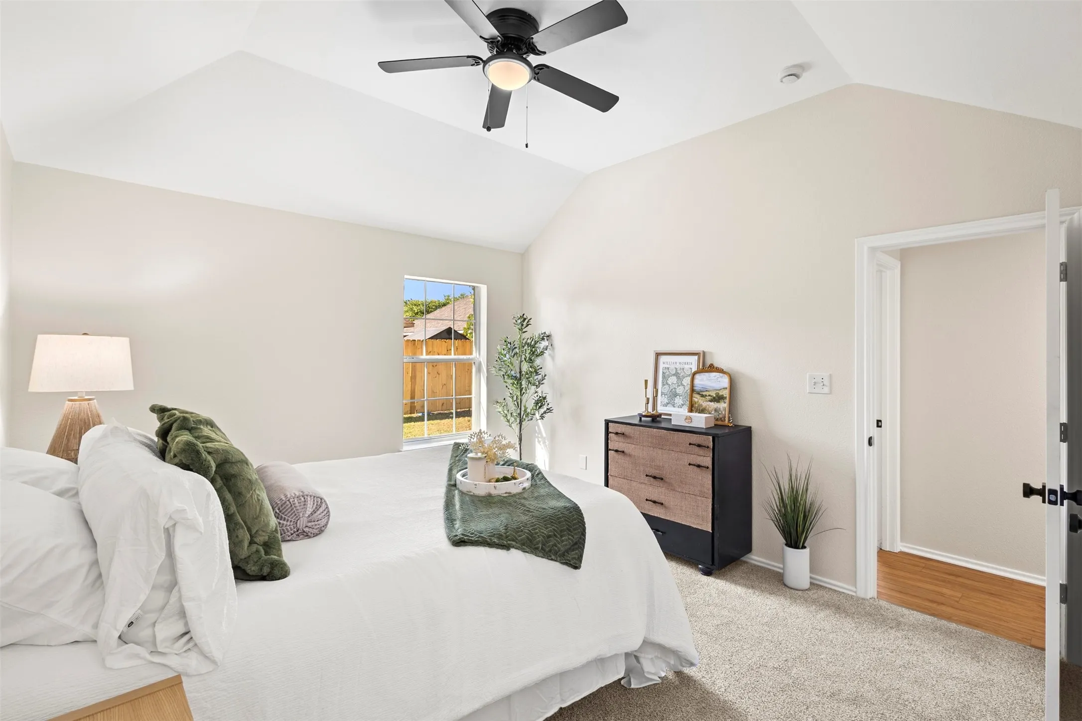 Single Family Residence For Sale in Ellis County , 620 Brenna Road, Waxahachie, Texas 75165, 3 Bedroom, 2 Bathroom, 1 Garage spaces, 1,244 Sqft, built in 2003, mls#21299350, Real Estate Agent in Waxahachie, Homes For Sale in Ellis county, Homes For Sale in Waxahachie, Realtor in Waxahachie Texas, Real Estate Brokerage Independent Realty Texas, Luminita Cordes Realtor
