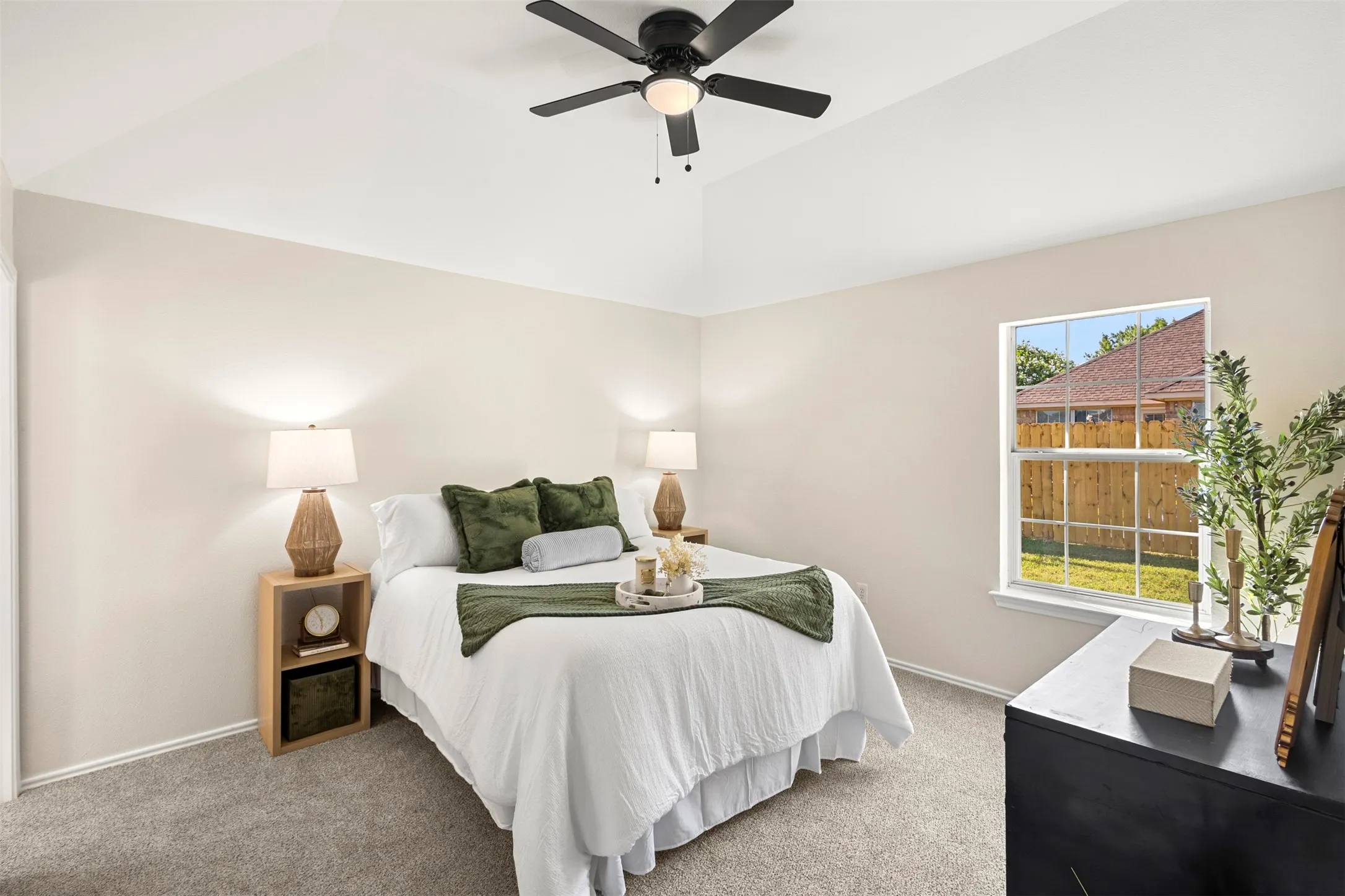 Single Family Residence For Sale in Ellis County , 620 Brenna Road, Waxahachie, Texas 75165, 3 Bedroom, 2 Bathroom, 1 Garage spaces, 1,244 Sqft, built in 2003, mls#21299350, Real Estate Agent in Waxahachie, Homes For Sale in Ellis county, Homes For Sale in Waxahachie, Realtor in Waxahachie Texas, Real Estate Brokerage Independent Realty Texas, Luminita Cordes Realtor