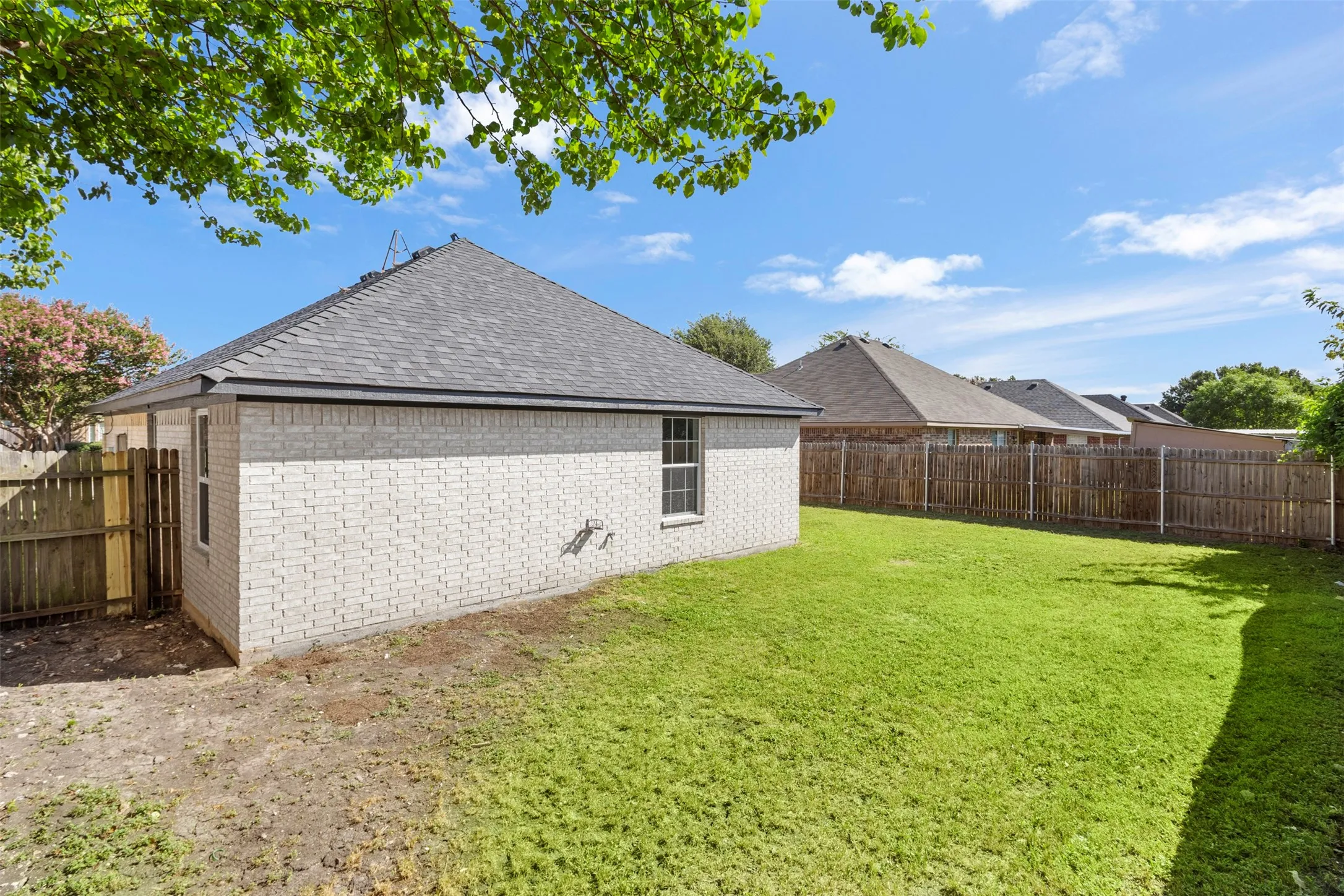 Single Family Residence For Sale in Ellis County , 620 Brenna Road, Waxahachie, Texas 75165, 3 Bedroom, 2 Bathroom, 1 Garage spaces, 1,244 Sqft, built in 2003, mls#21299350, Real Estate Agent in Waxahachie, Homes For Sale in Ellis county, Homes For Sale in Waxahachie, Realtor in Waxahachie Texas, Real Estate Brokerage Independent Realty Texas, Luminita Cordes Realtor