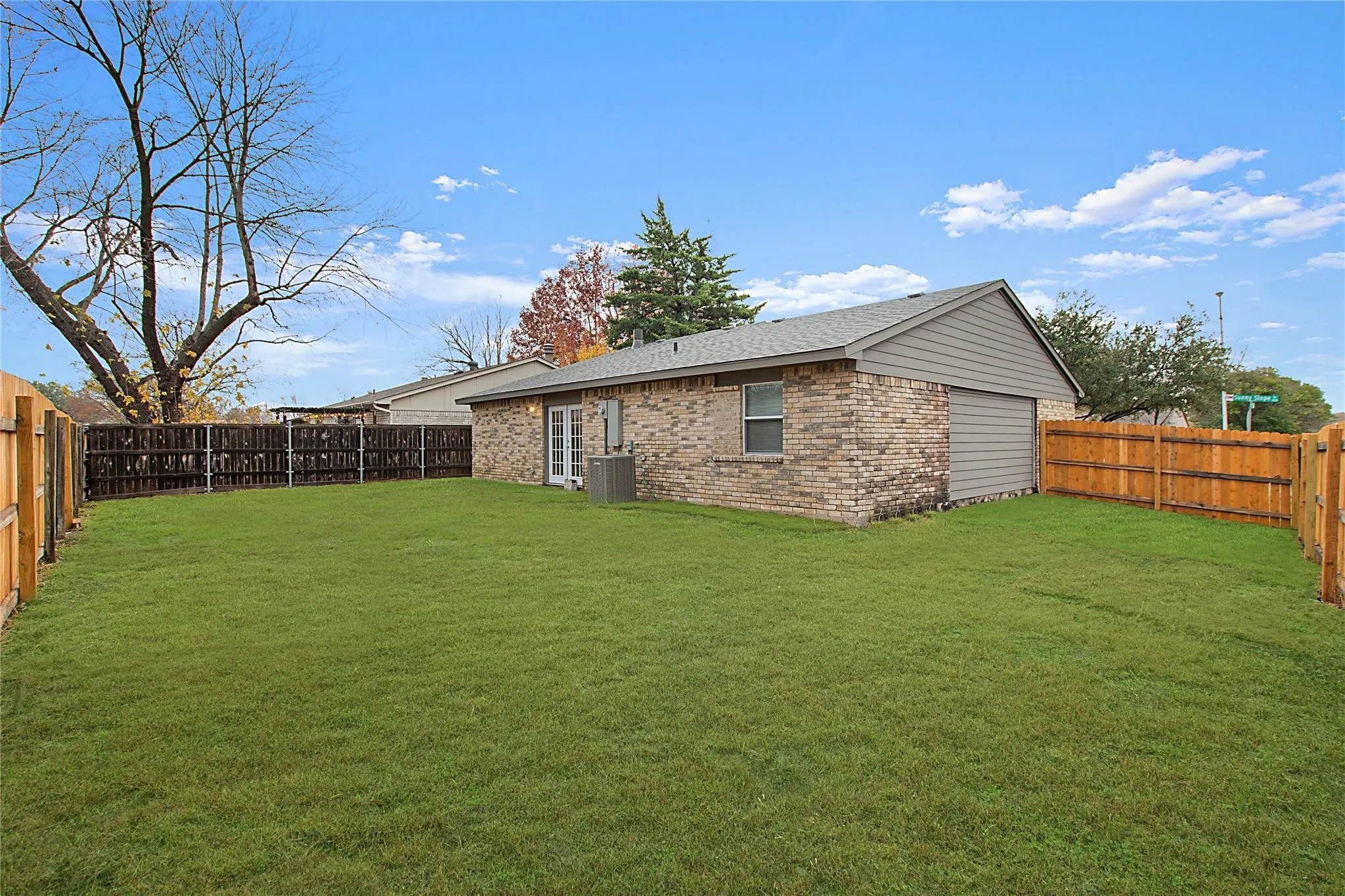 Single Family Residence For Rent in Collin County , 801 Sunny Slope Drive, Allen, Texas 75002, 4 Bedroom, 2 Bathroom, Garage spaces, 1,800 Sqft, built in 1979, mls#21326604, Real Estate Agent in Allen, Homes For Rent in Collin county, Homes For Rent in Allen, Realtor in Allen Texas, Real Estate Brokerage Independent Realty Texas, Luminita Cordes Realtor