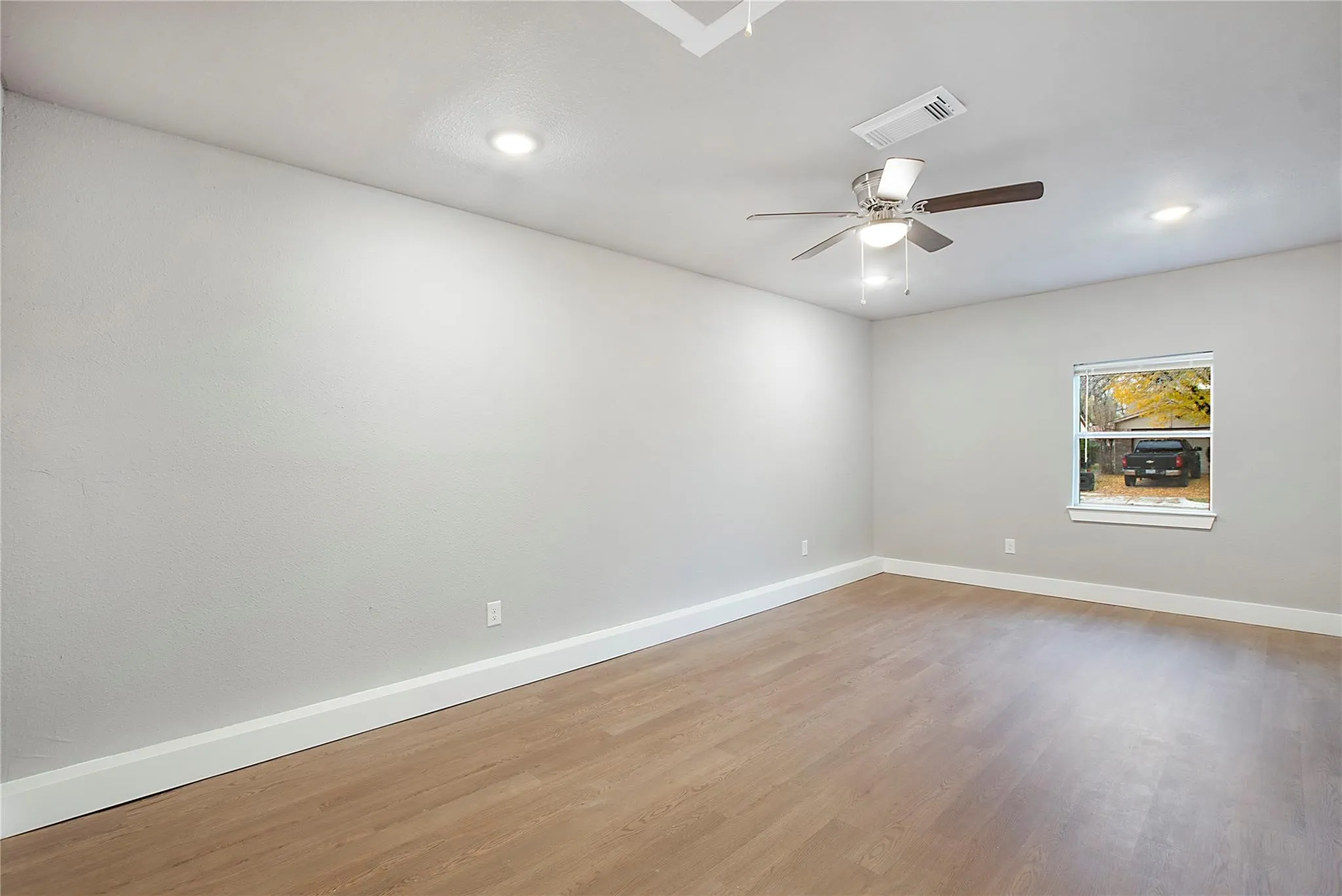 Single Family Residence For Rent in Collin County , 801 Sunny Slope Drive, Allen, Texas 75002, 4 Bedroom, 2 Bathroom, Garage spaces, 1,800 Sqft, built in 1979, mls#21326604, Real Estate Agent in Allen, Homes For Rent in Collin county, Homes For Rent in Allen, Realtor in Allen Texas, Real Estate Brokerage Independent Realty Texas, Luminita Cordes Realtor