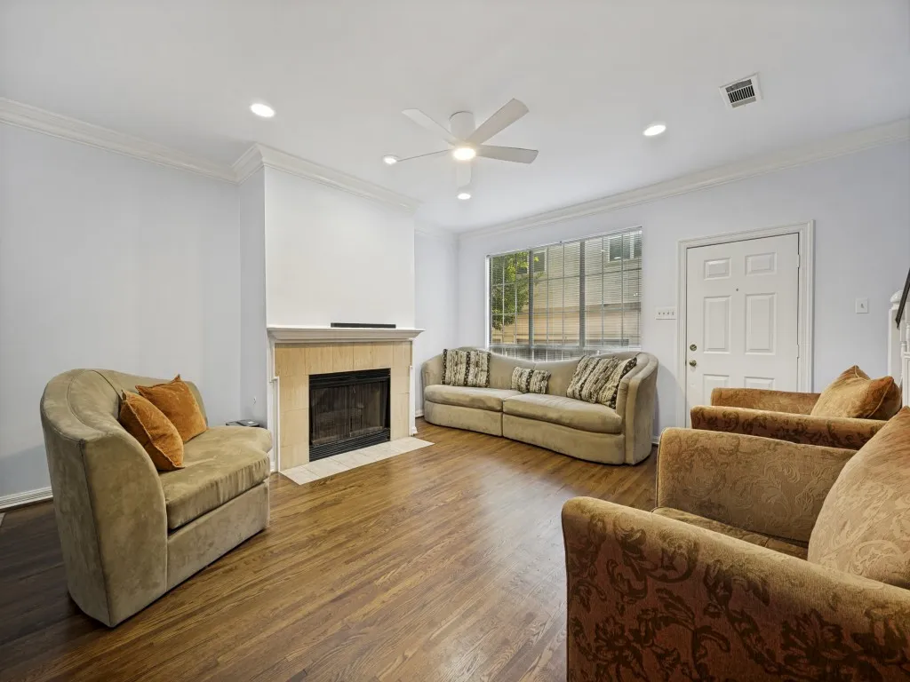 Condominium For Rent in Dallas County , 5907 Hillcrest Avenue C2, University Park, Texas 75205, 3 Bedroom, 3 Bathroom, 2 Garage spaces, 1,460 Sqft, built in 1983, mls#21326482, Real Estate Agent in University Park, Homes For Rent in Dallas county, Homes For Rent in University Park, Realtor in University Park Texas, Real Estate Brokerage Independent Realty Texas, Luminita Cordes Realtor