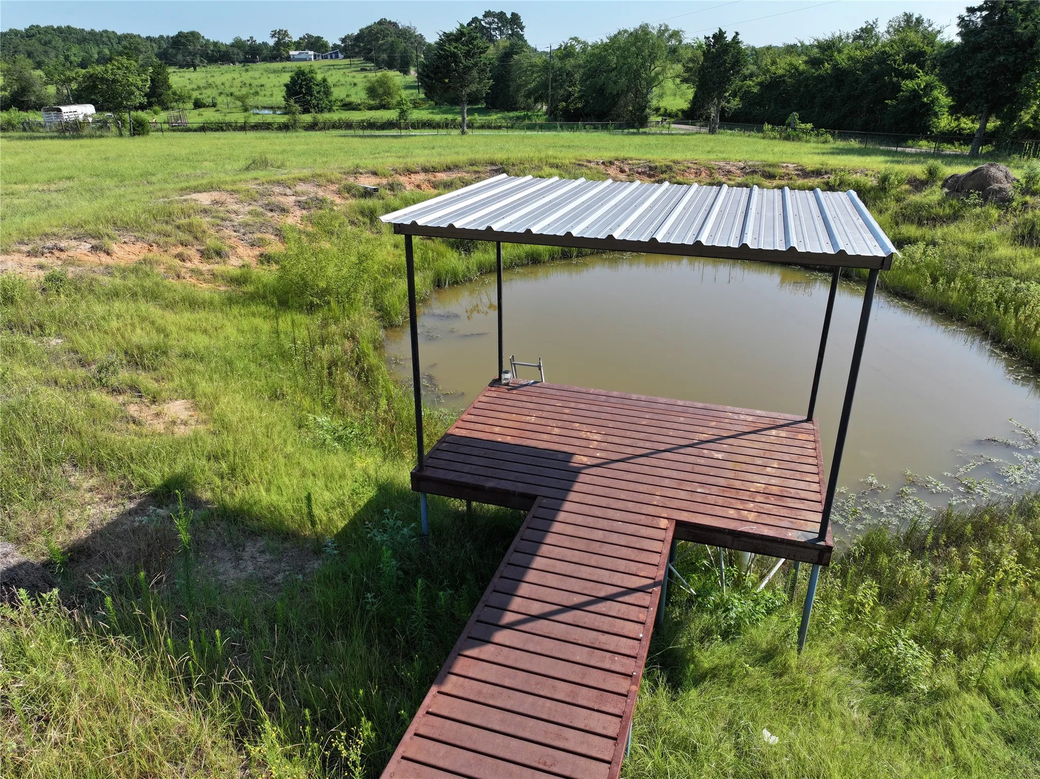 Single Family Residence For Sale in Henderson County , 11465 County Road 3904, Athens, Texas 75752, 5 Bedroom, 2 Bathroom, 2 Garage spaces, 2,717 Sqft, built in 2005, mls#21326626, Real Estate Agent in Athens, Homes For Sale in Henderson county, Homes For Sale in Athens, Realtor in Athens Texas, Real Estate Brokerage Independent Realty Texas, Luminita Cordes Realtor
