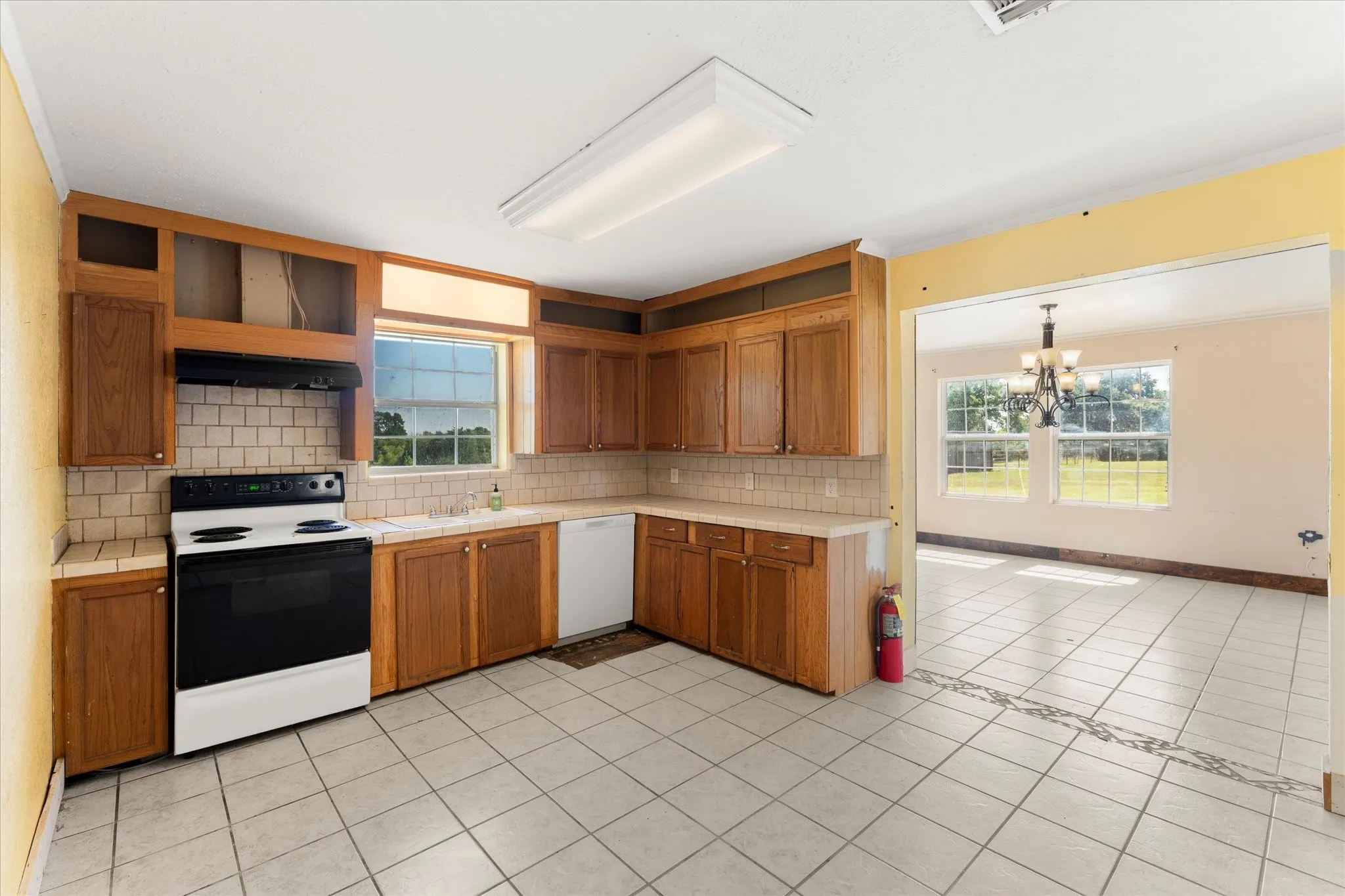 Single Family Residence For Sale in Henderson County , 11465 County Road 3904, Athens, Texas 75752, 5 Bedroom, 2 Bathroom, 2 Garage spaces, 2,717 Sqft, built in 2005, mls#21326626, Real Estate Agent in Athens, Homes For Sale in Henderson county, Homes For Sale in Athens, Realtor in Athens Texas, Real Estate Brokerage Independent Realty Texas, Luminita Cordes Realtor