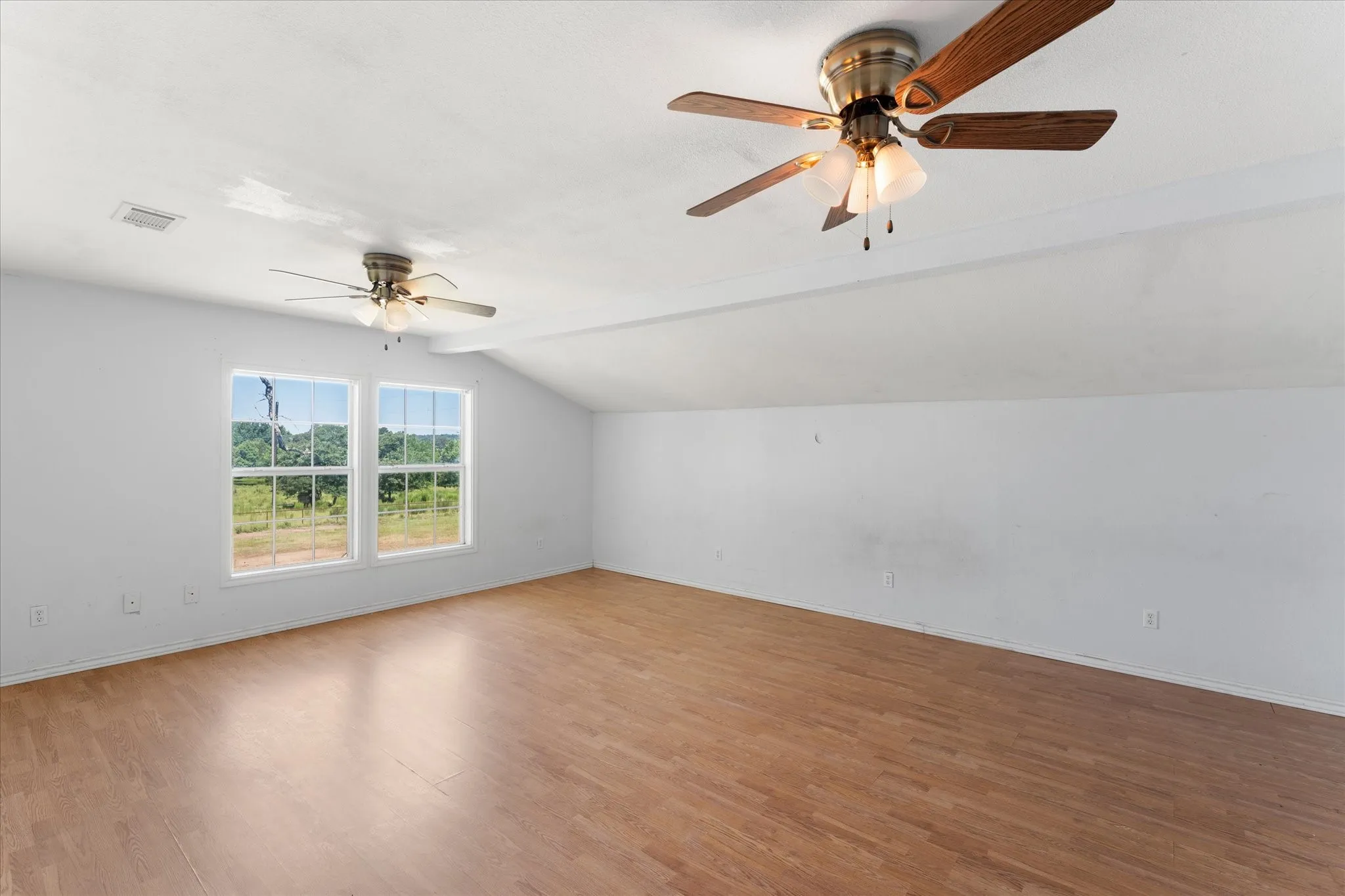 Single Family Residence For Sale in Henderson County , 11465 County Road 3904, Athens, Texas 75752, 5 Bedroom, 2 Bathroom, 2 Garage spaces, 2,717 Sqft, built in 2005, mls#21326626, Real Estate Agent in Athens, Homes For Sale in Henderson county, Homes For Sale in Athens, Realtor in Athens Texas, Real Estate Brokerage Independent Realty Texas, Luminita Cordes Realtor