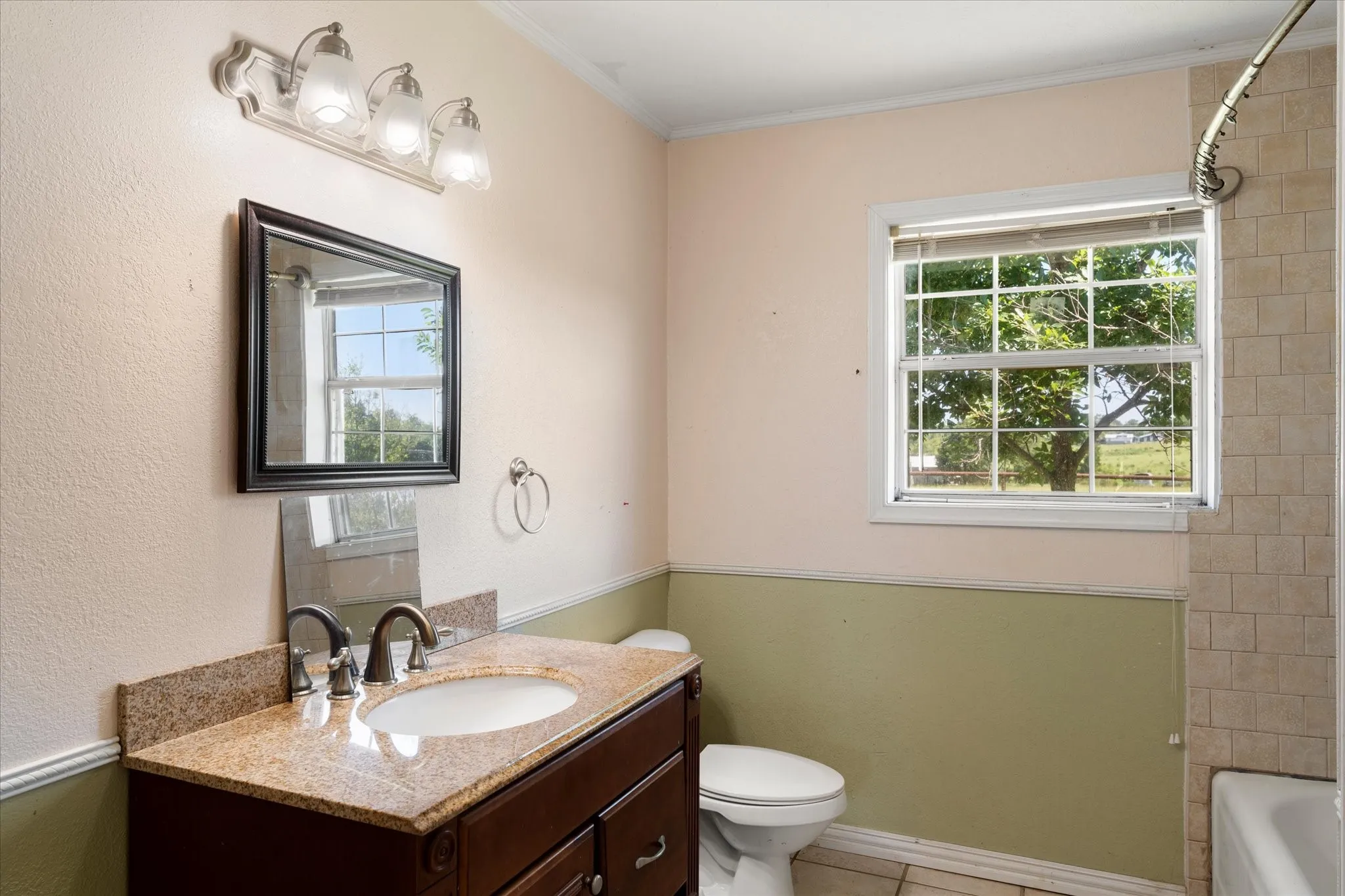 Single Family Residence For Sale in Henderson County , 11465 County Road 3904, Athens, Texas 75752, 5 Bedroom, 2 Bathroom, 2 Garage spaces, 2,717 Sqft, built in 2005, mls#21326626, Real Estate Agent in Athens, Homes For Sale in Henderson county, Homes For Sale in Athens, Realtor in Athens Texas, Real Estate Brokerage Independent Realty Texas, Luminita Cordes Realtor
