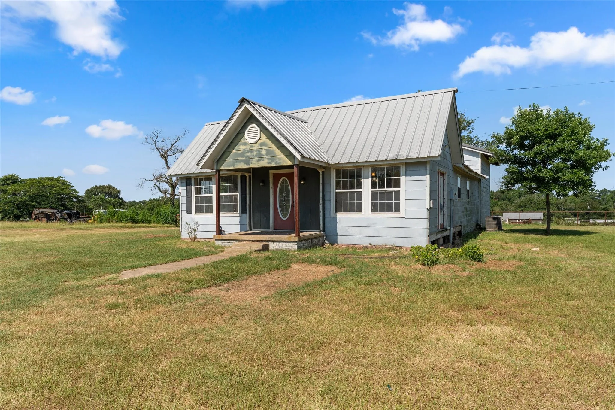 Single Family Residence For Sale in Henderson County , 11465 County Road 3904, Athens, Texas 75752, 5 Bedroom, 2 Bathroom, 2 Garage spaces, 2,717 Sqft, built in 2005, mls#21326626, Real Estate Agent in Athens, Homes For Sale in Henderson county, Homes For Sale in Athens, Realtor in Athens Texas, Real Estate Brokerage Independent Realty Texas, Luminita Cordes Realtor