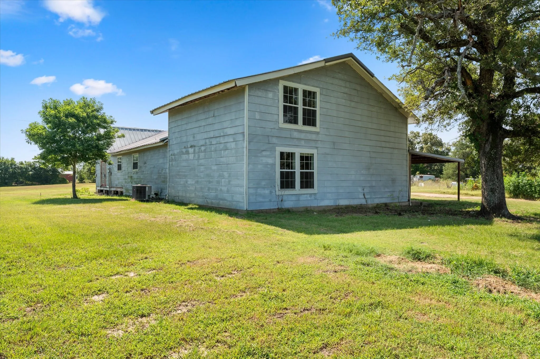 Single Family Residence For Sale in Henderson County , 11465 County Road 3904, Athens, Texas 75752, 5 Bedroom, 2 Bathroom, 2 Garage spaces, 2,717 Sqft, built in 2005, mls#21326626, Real Estate Agent in Athens, Homes For Sale in Henderson county, Homes For Sale in Athens, Realtor in Athens Texas, Real Estate Brokerage Independent Realty Texas, Luminita Cordes Realtor