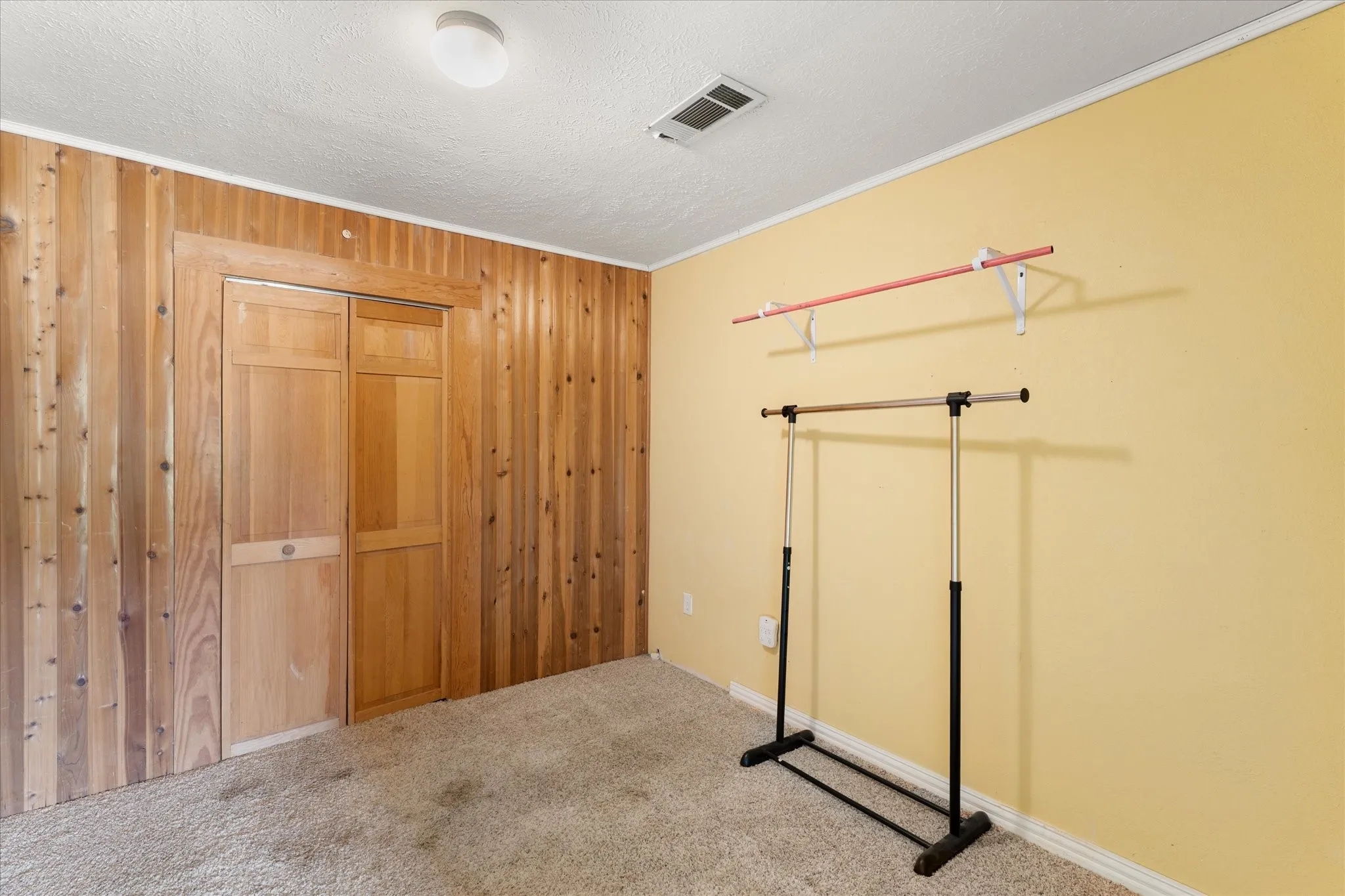 Single Family Residence For Sale in Henderson County , 11465 County Road 3904, Athens, Texas 75752, 5 Bedroom, 2 Bathroom, 2 Garage spaces, 2,717 Sqft, built in 2005, mls#21326626, Real Estate Agent in Athens, Homes For Sale in Henderson county, Homes For Sale in Athens, Realtor in Athens Texas, Real Estate Brokerage Independent Realty Texas, Luminita Cordes Realtor