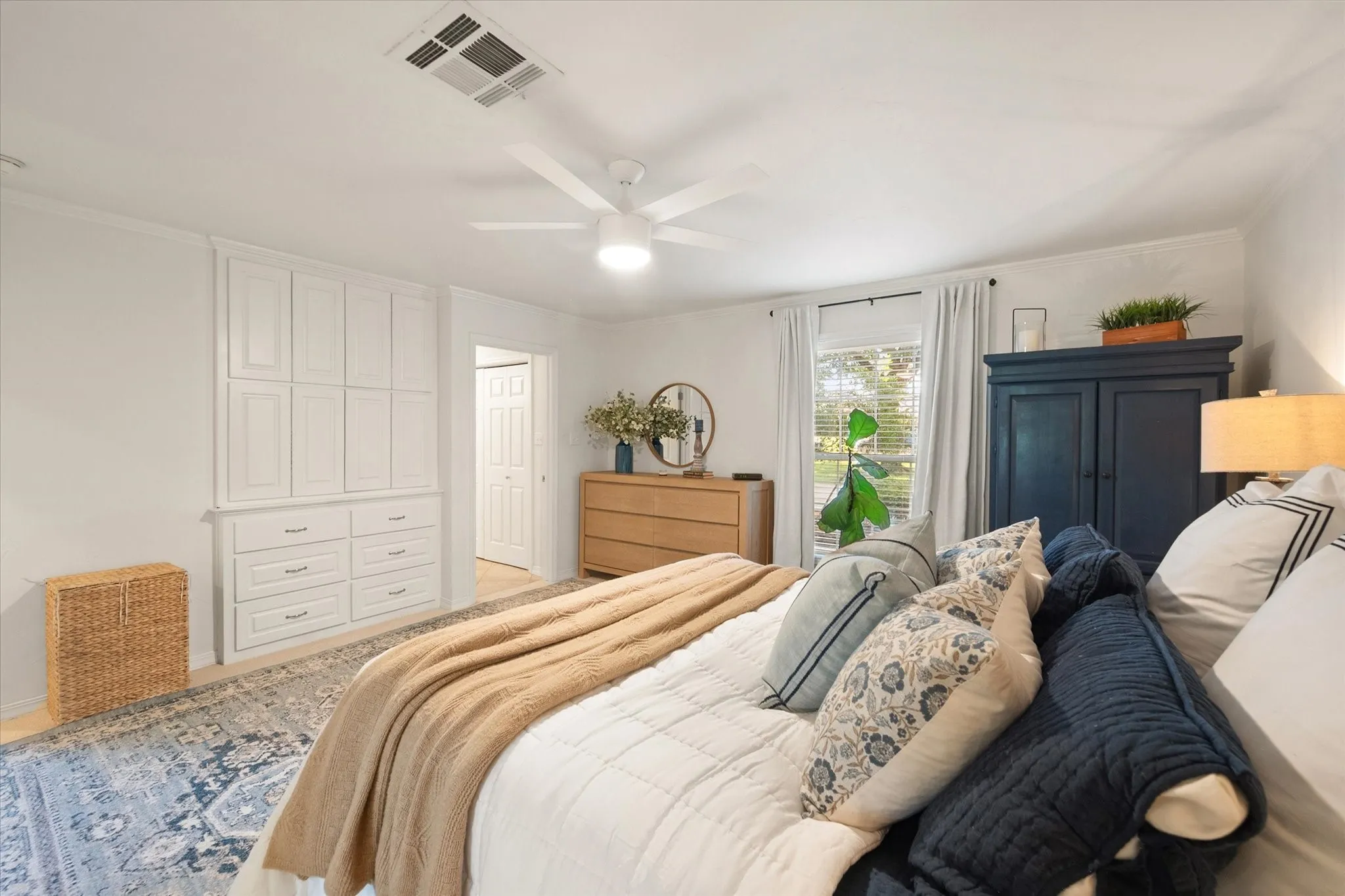 Single Family Residence For Sale in Navarro County , 716 Meadow Drive, Corsicana, Texas 75110, 3 Bedroom, 4 Bathroom, 2 Garage spaces, 2,947 Sqft, built in 1989, mls#21326180, Real Estate Agent in Corsicana, Homes For Sale in Navarro county, Homes For Sale in Corsicana, Realtor in Corsicana Texas, Real Estate Brokerage Independent Realty Texas, Luminita Cordes Realtor