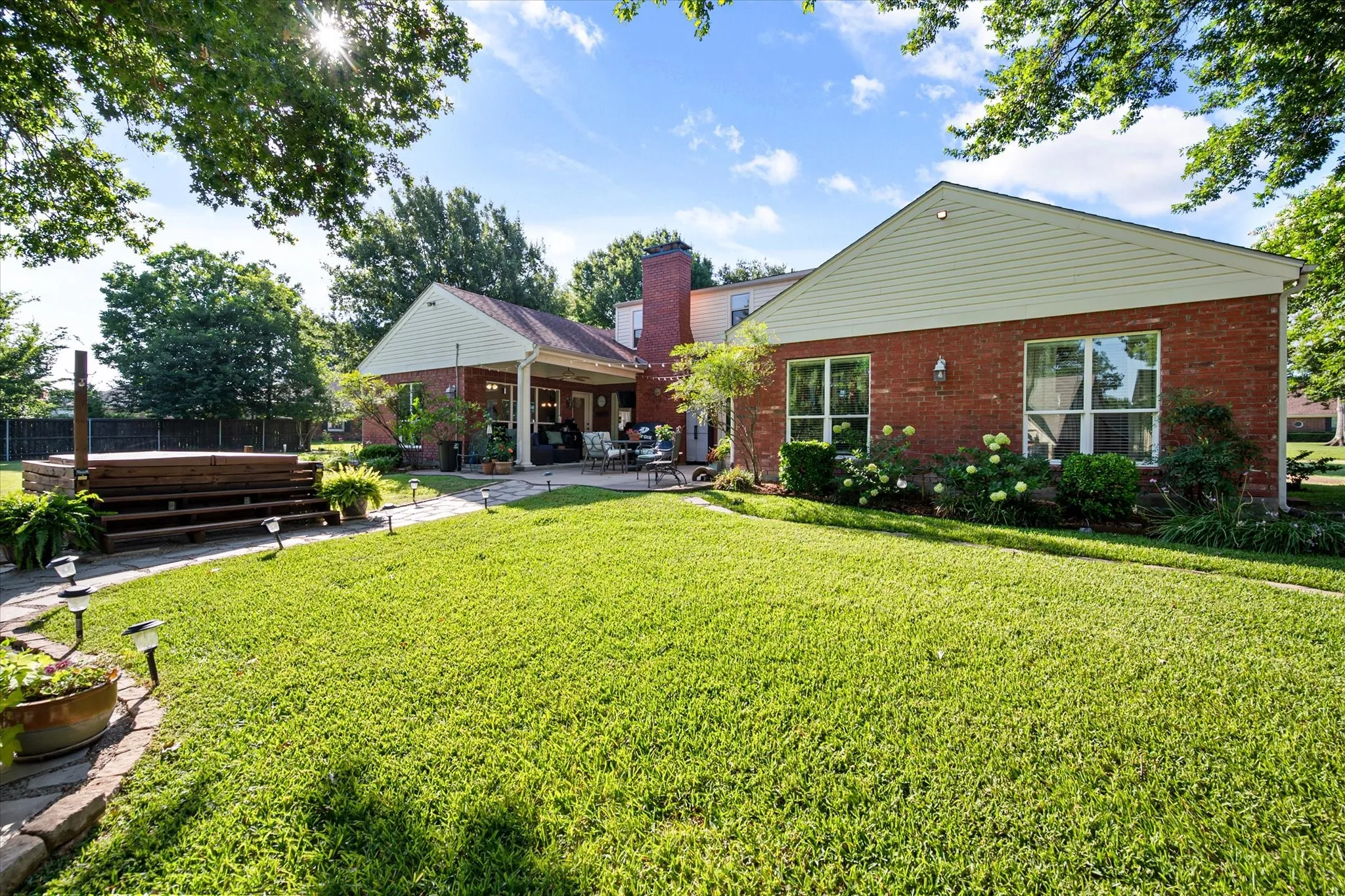 Single Family Residence For Sale in Navarro County , 716 Meadow Drive, Corsicana, Texas 75110, 3 Bedroom, 4 Bathroom, 2 Garage spaces, 2,947 Sqft, built in 1989, mls#21326180, Real Estate Agent in Corsicana, Homes For Sale in Navarro county, Homes For Sale in Corsicana, Realtor in Corsicana Texas, Real Estate Brokerage Independent Realty Texas, Luminita Cordes Realtor