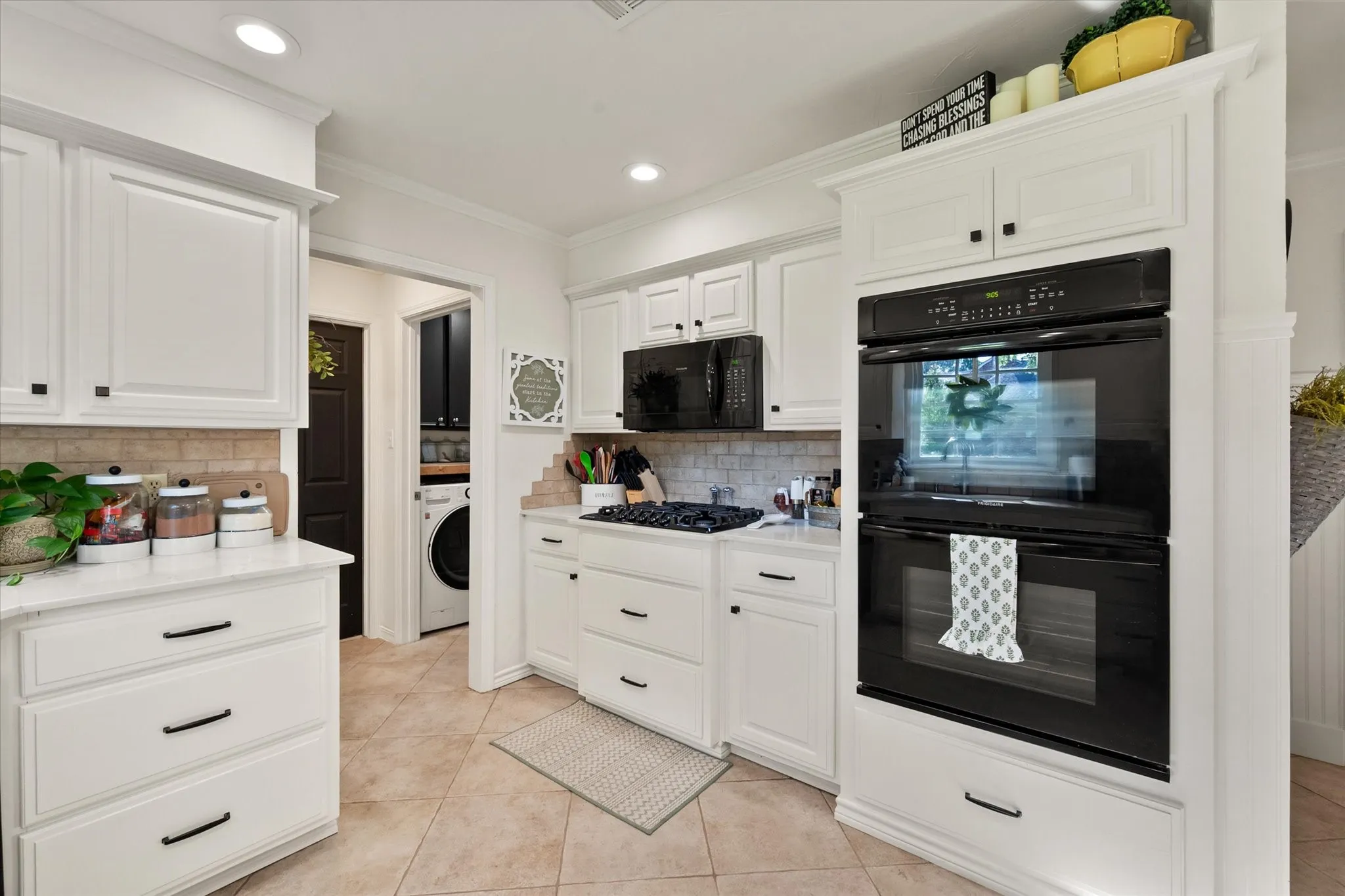 Single Family Residence For Sale in Navarro County , 716 Meadow Drive, Corsicana, Texas 75110, 3 Bedroom, 4 Bathroom, 2 Garage spaces, 2,947 Sqft, built in 1989, mls#21326180, Real Estate Agent in Corsicana, Homes For Sale in Navarro county, Homes For Sale in Corsicana, Realtor in Corsicana Texas, Real Estate Brokerage Independent Realty Texas, Luminita Cordes Realtor