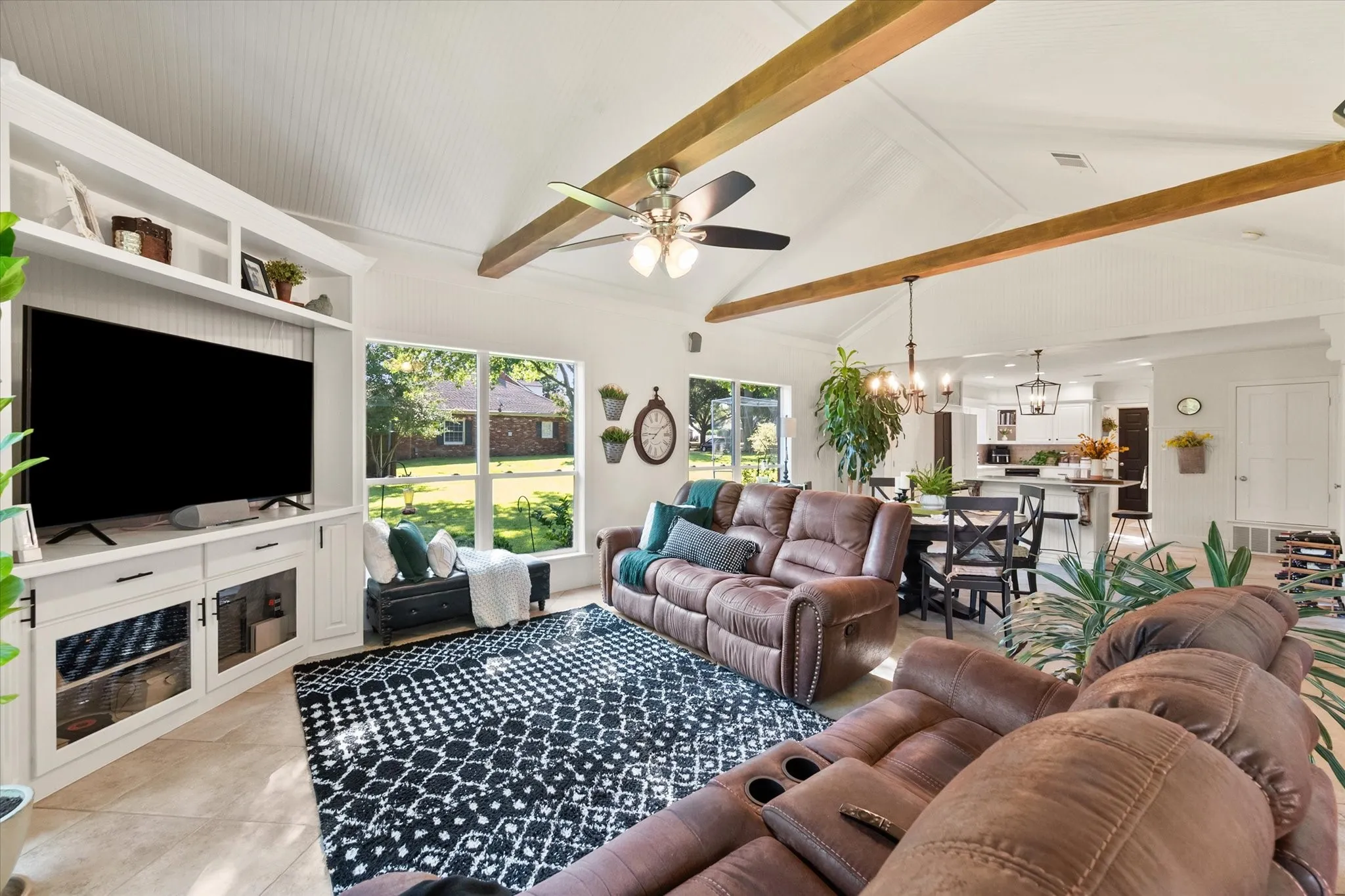 Single Family Residence For Sale in Navarro County , 716 Meadow Drive, Corsicana, Texas 75110, 3 Bedroom, 4 Bathroom, 2 Garage spaces, 2,947 Sqft, built in 1989, mls#21326180, Real Estate Agent in Corsicana, Homes For Sale in Navarro county, Homes For Sale in Corsicana, Realtor in Corsicana Texas, Real Estate Brokerage Independent Realty Texas, Luminita Cordes Realtor