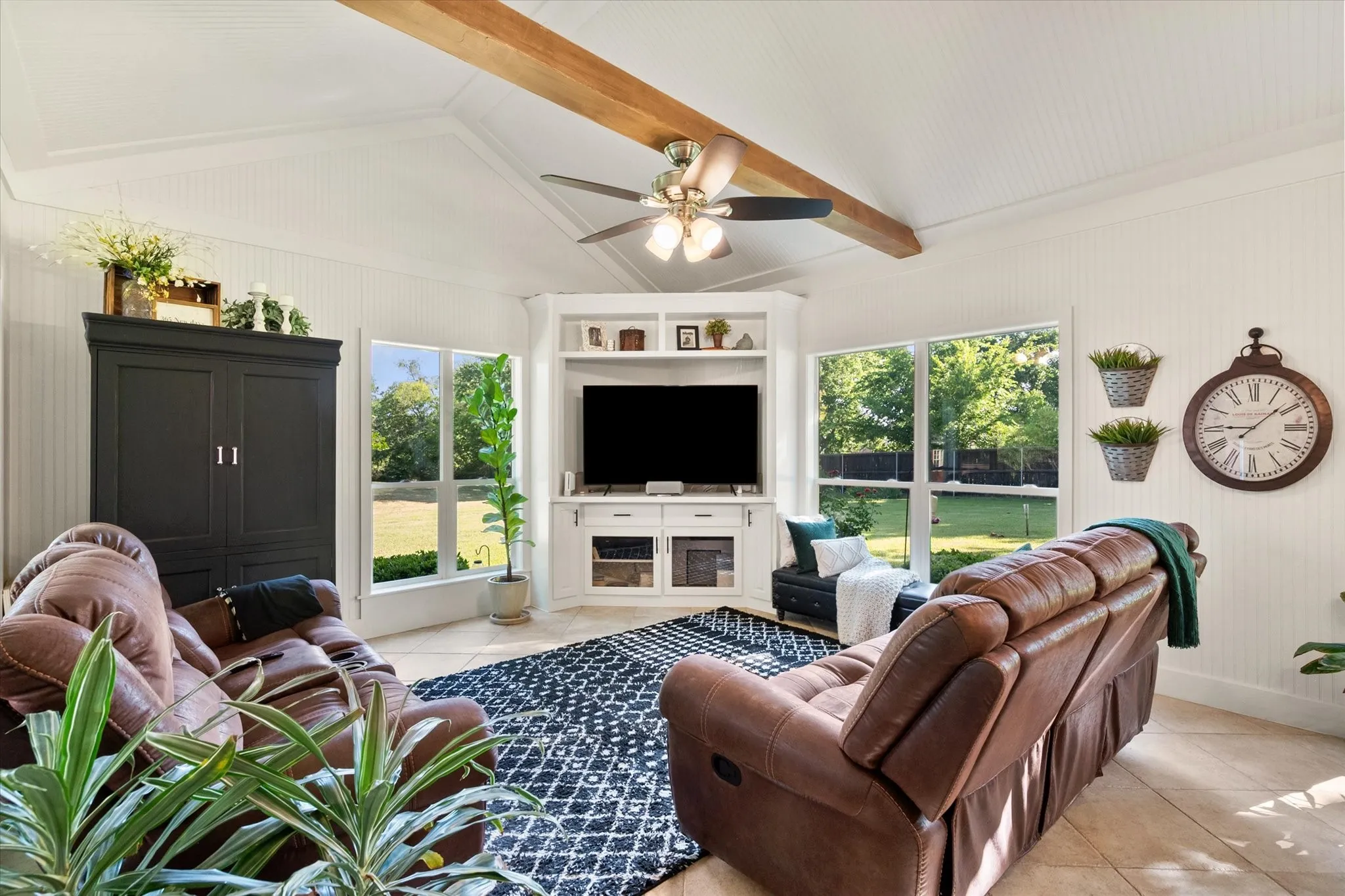 Single Family Residence For Sale in Navarro County , 716 Meadow Drive, Corsicana, Texas 75110, 3 Bedroom, 4 Bathroom, 2 Garage spaces, 2,947 Sqft, built in 1989, mls#21326180, Real Estate Agent in Corsicana, Homes For Sale in Navarro county, Homes For Sale in Corsicana, Realtor in Corsicana Texas, Real Estate Brokerage Independent Realty Texas, Luminita Cordes Realtor